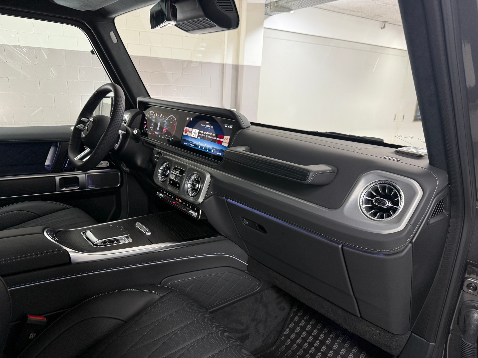 MERCEDES-BENZ G 500-image-9