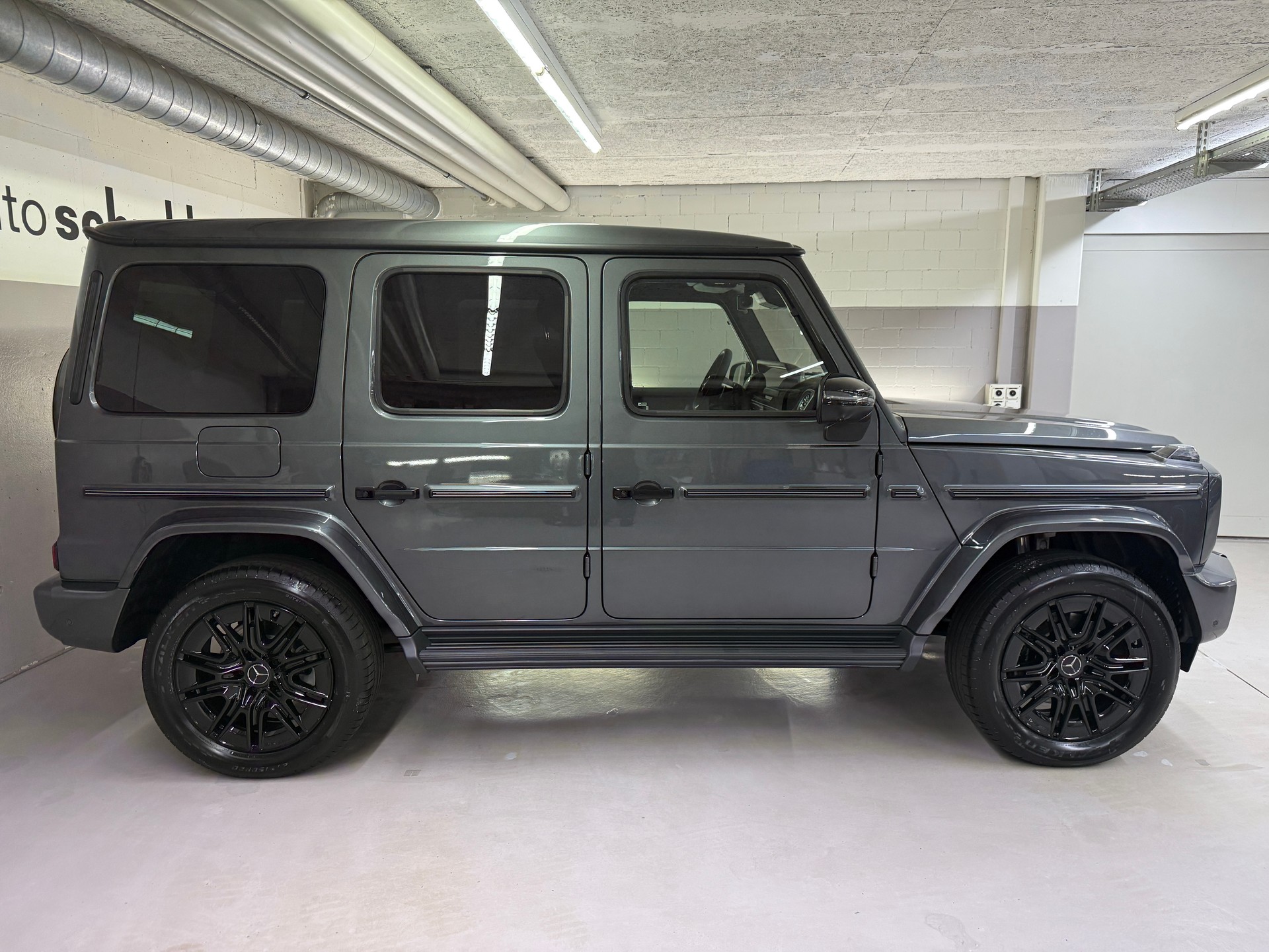 MERCEDES-BENZ G 500-image-2