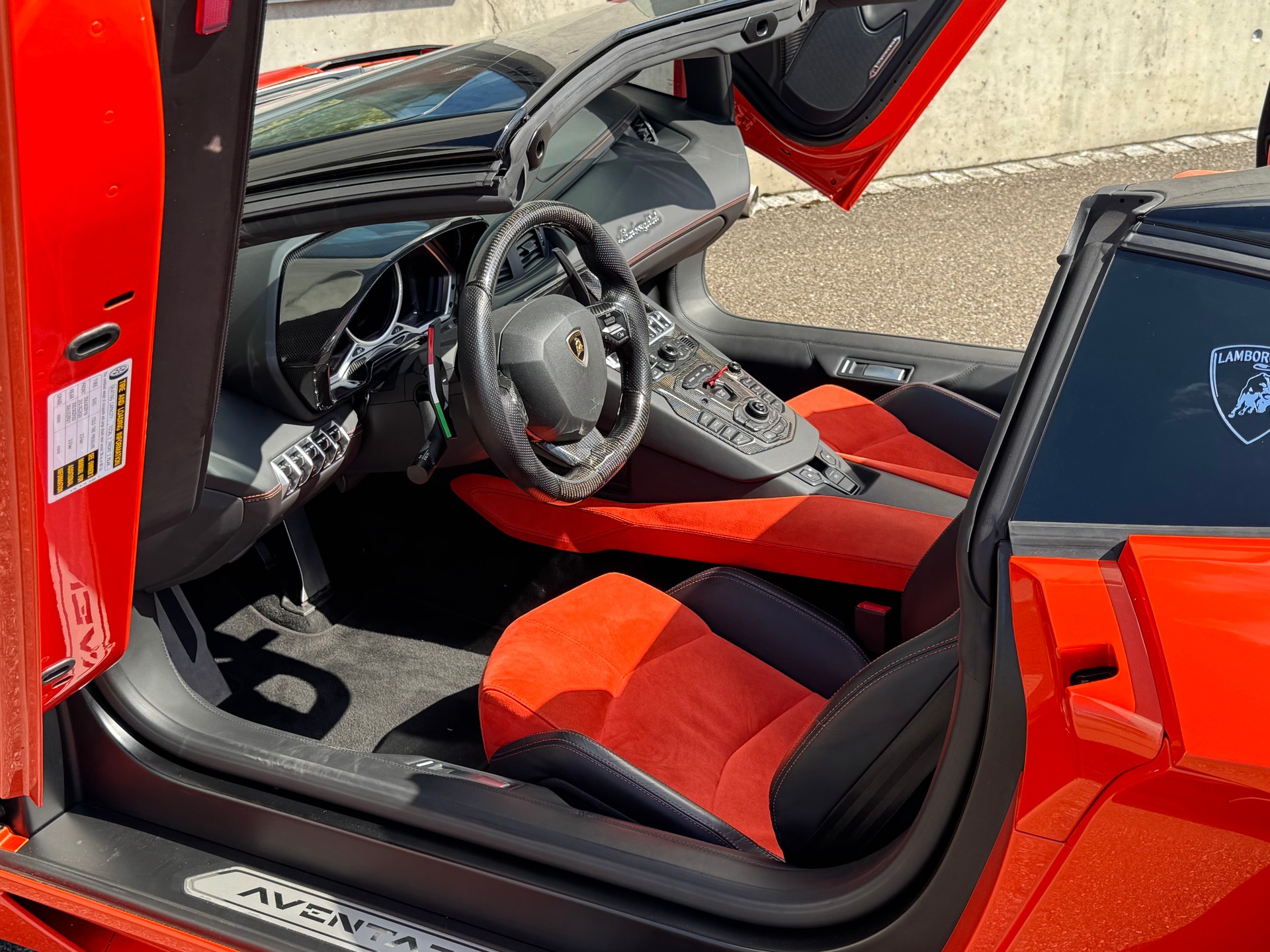 LAMBORGHINI Aventador LP700-4 Roadster E-Gear-image-4