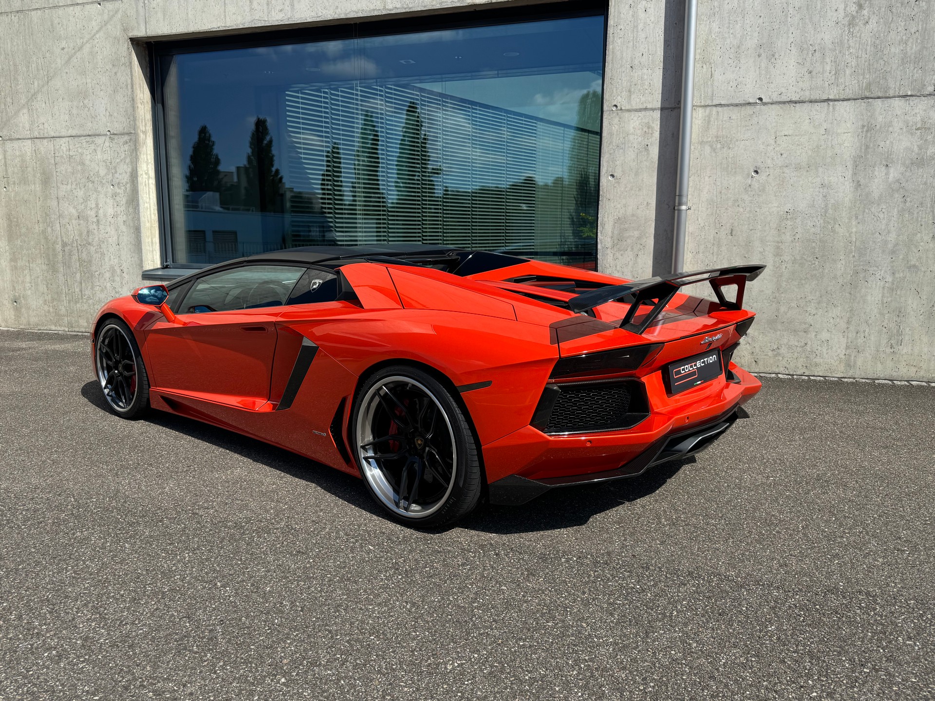 LAMBORGHINI Aventador LP700-4 Roadster E-Gear-image-2