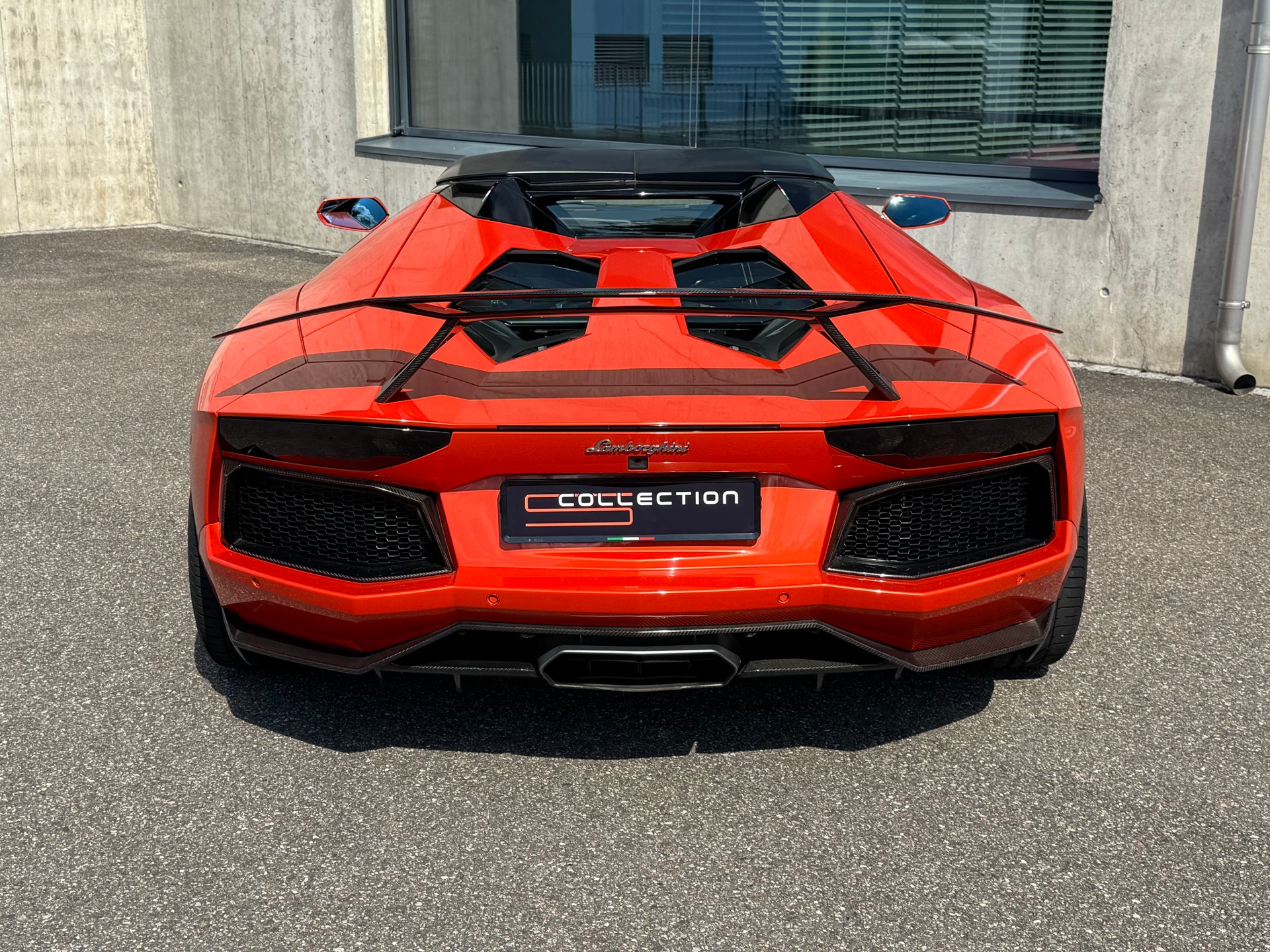 LAMBORGHINI Aventador LP700-4 Roadster E-Gear-image-3