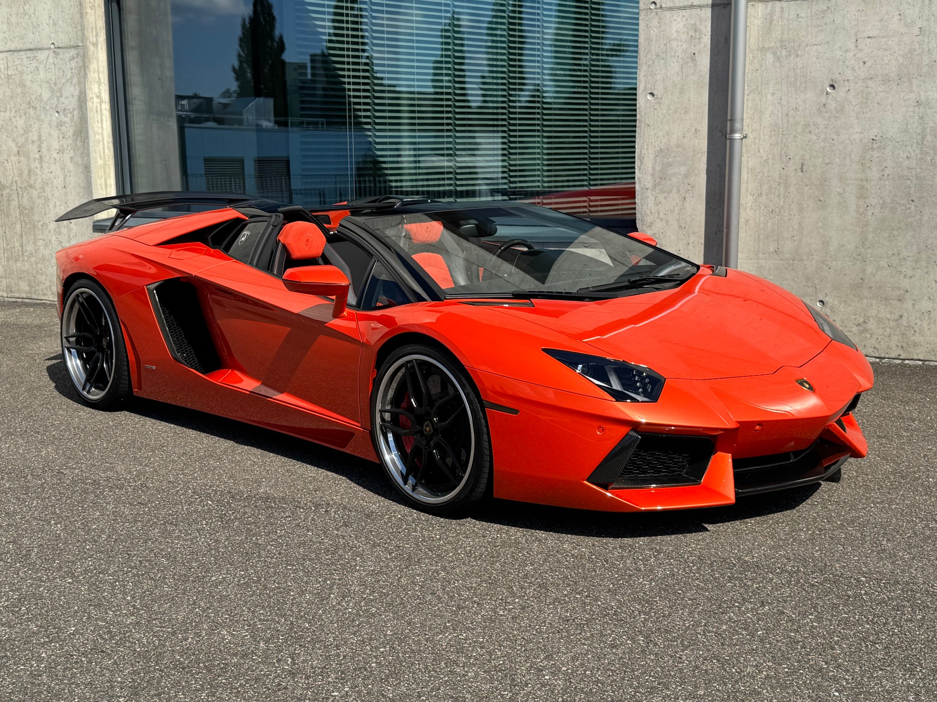 LAMBORGHINI Aventador LP700-4 Roadster E-Gear