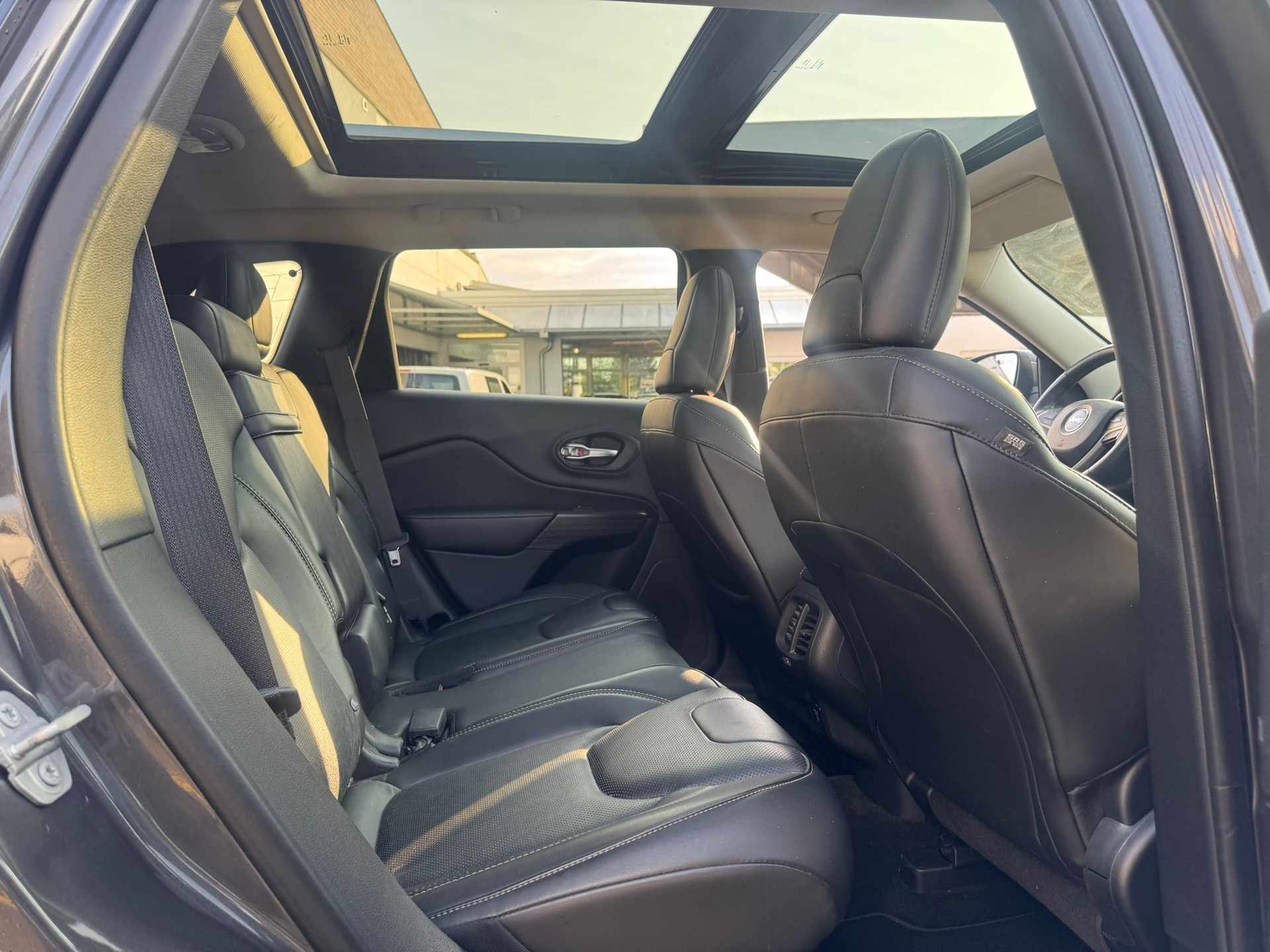 JEEP Cherokee 2.2TD Limited AWD 9ATX AD-image-12