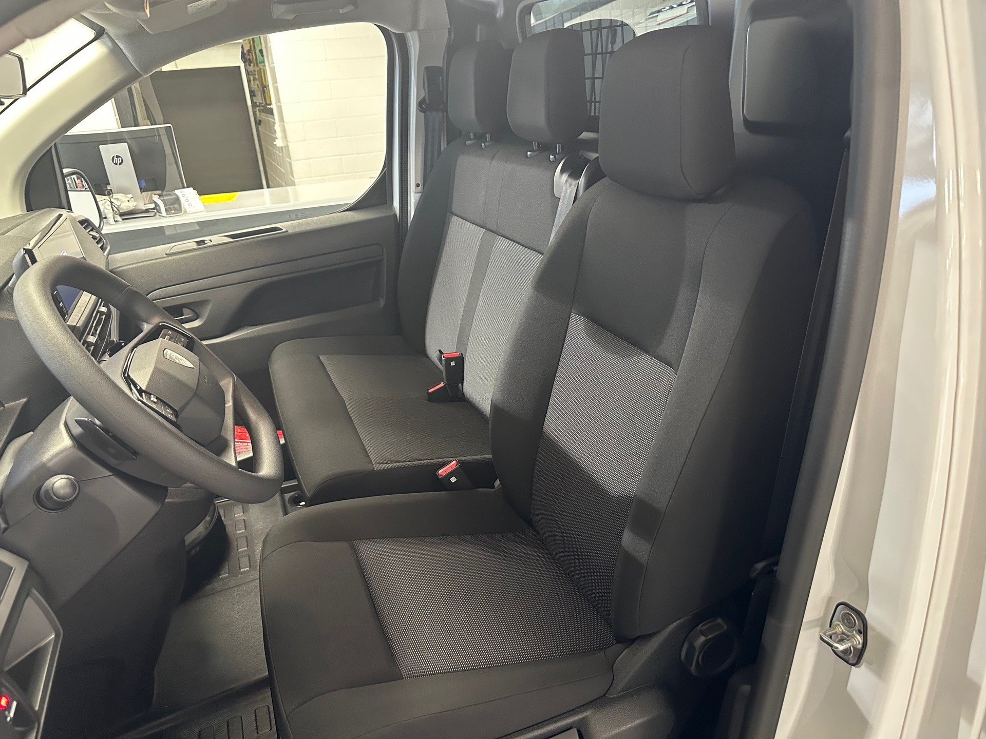 PEUGEOT e-Expert Kaw. Standard 75 kWh-image-8