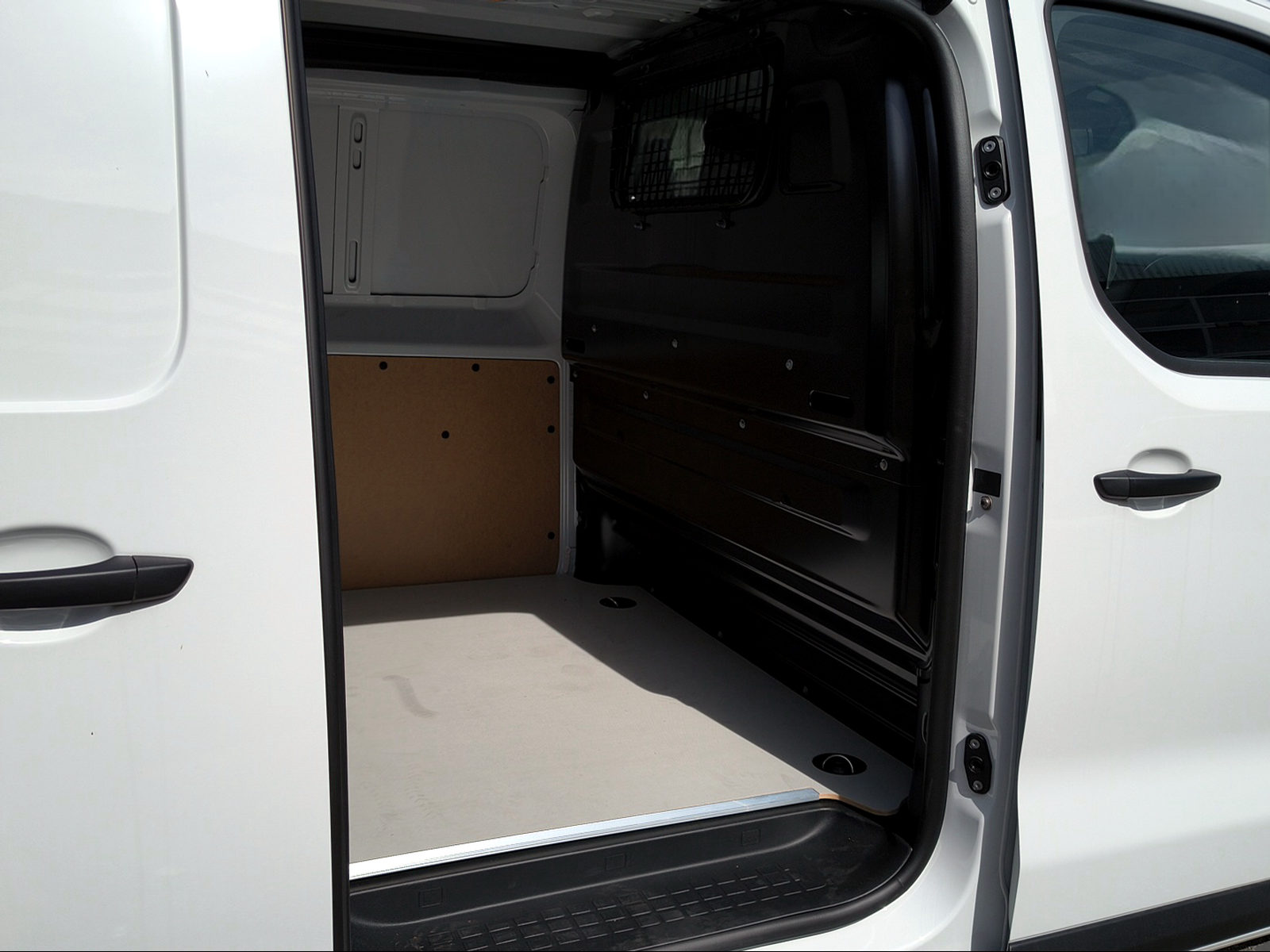 PEUGEOT e-Expert Kaw. Standard 75 kWh-image-9