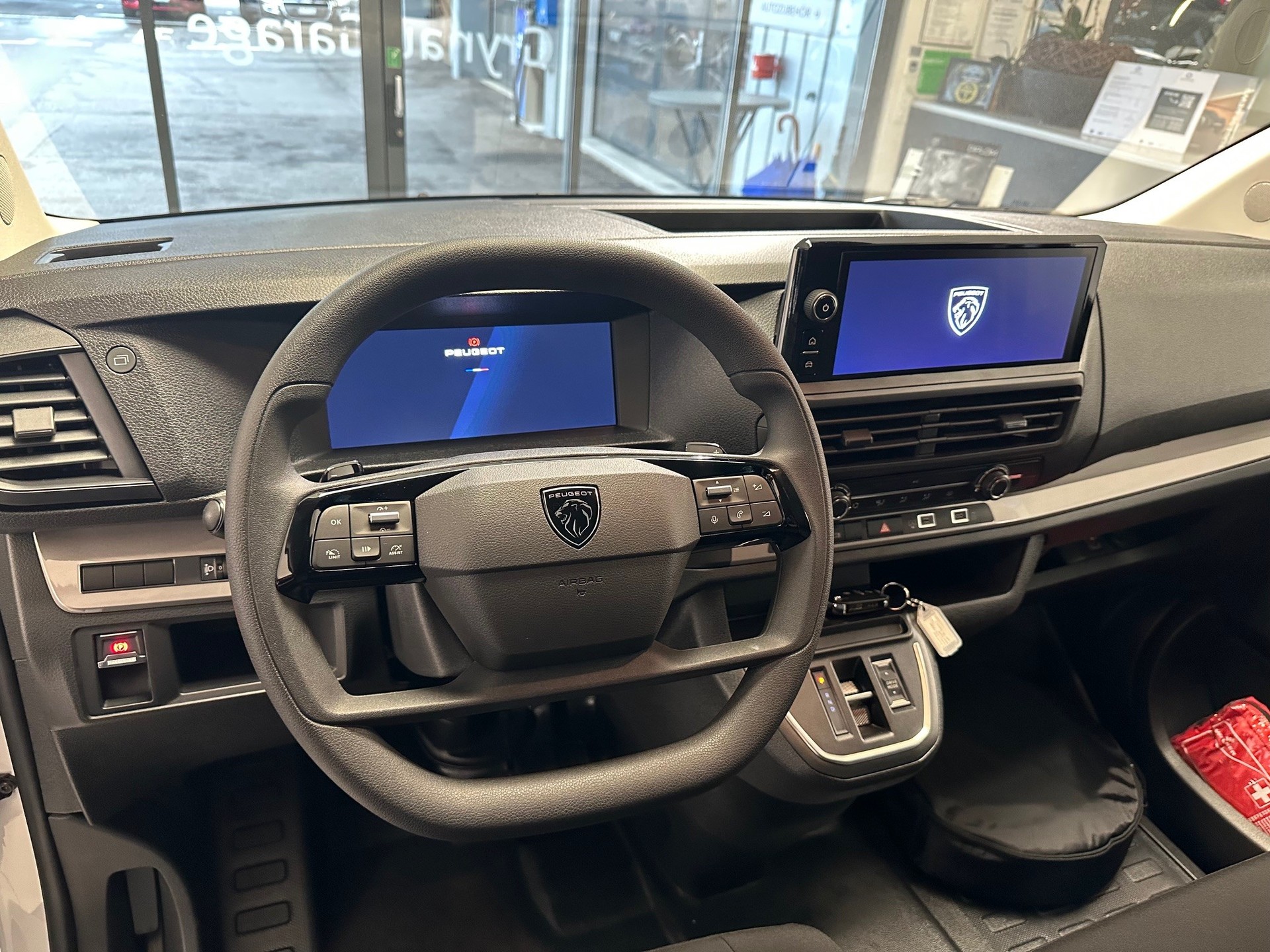 PEUGEOT e-Expert Kaw. Standard 75 kWh-image-10