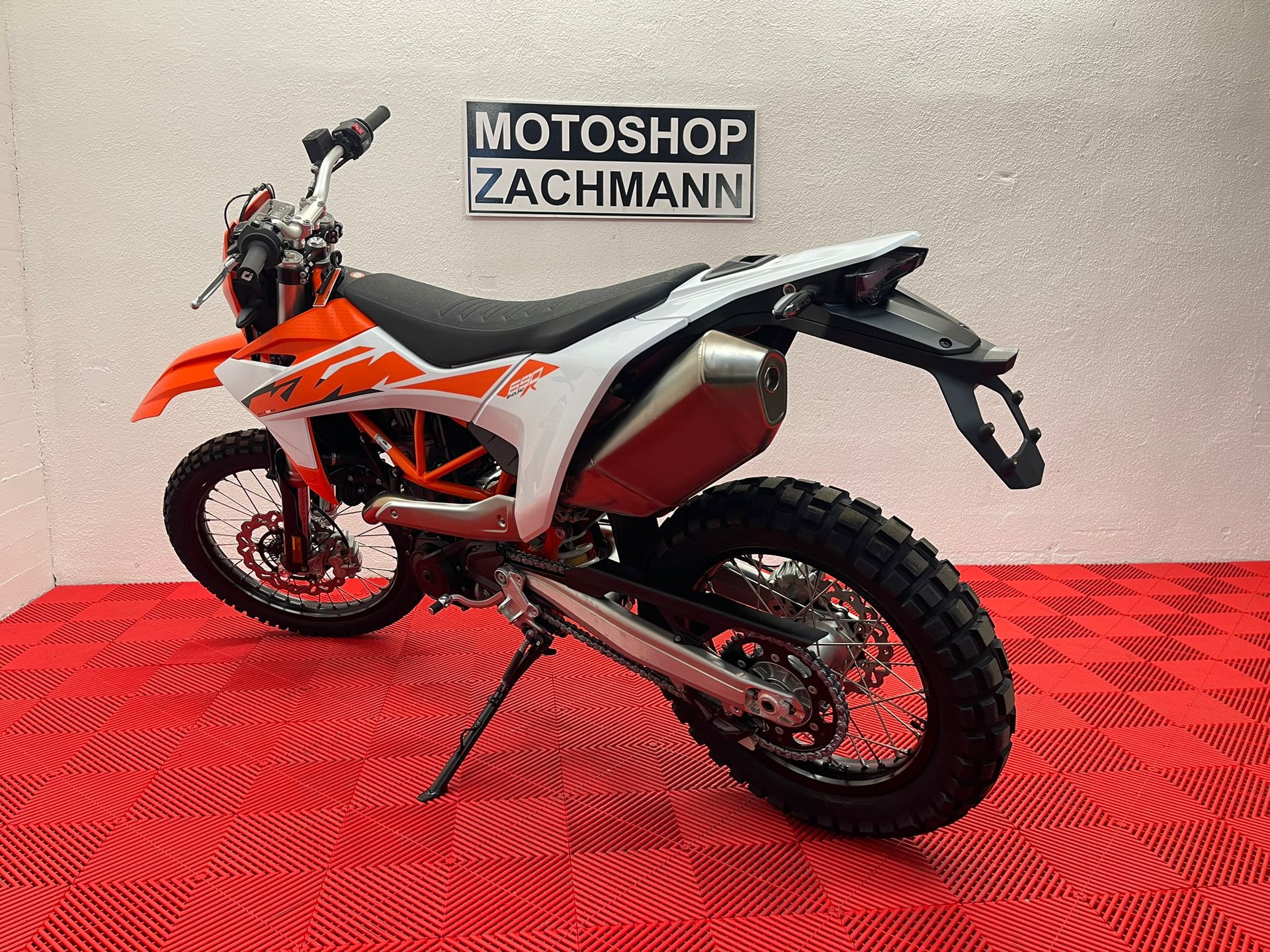 KTM 690 Enduro R 2026 (35KW)-image-4
