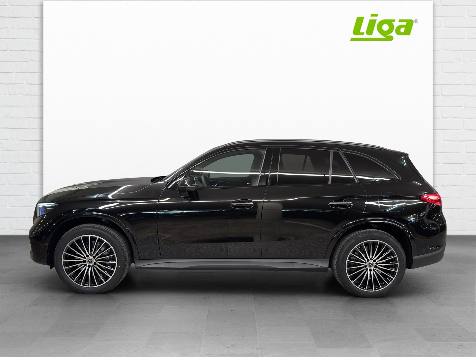 MERCEDES-BENZ GLC 300 e AMG Line 4Matic EQ Star-image-0