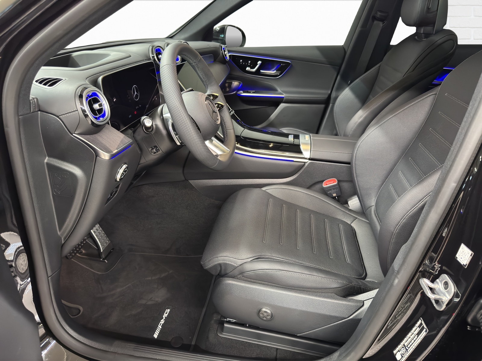 MERCEDES-BENZ GLC 300 e AMG Line 4Matic EQ Star-image-6