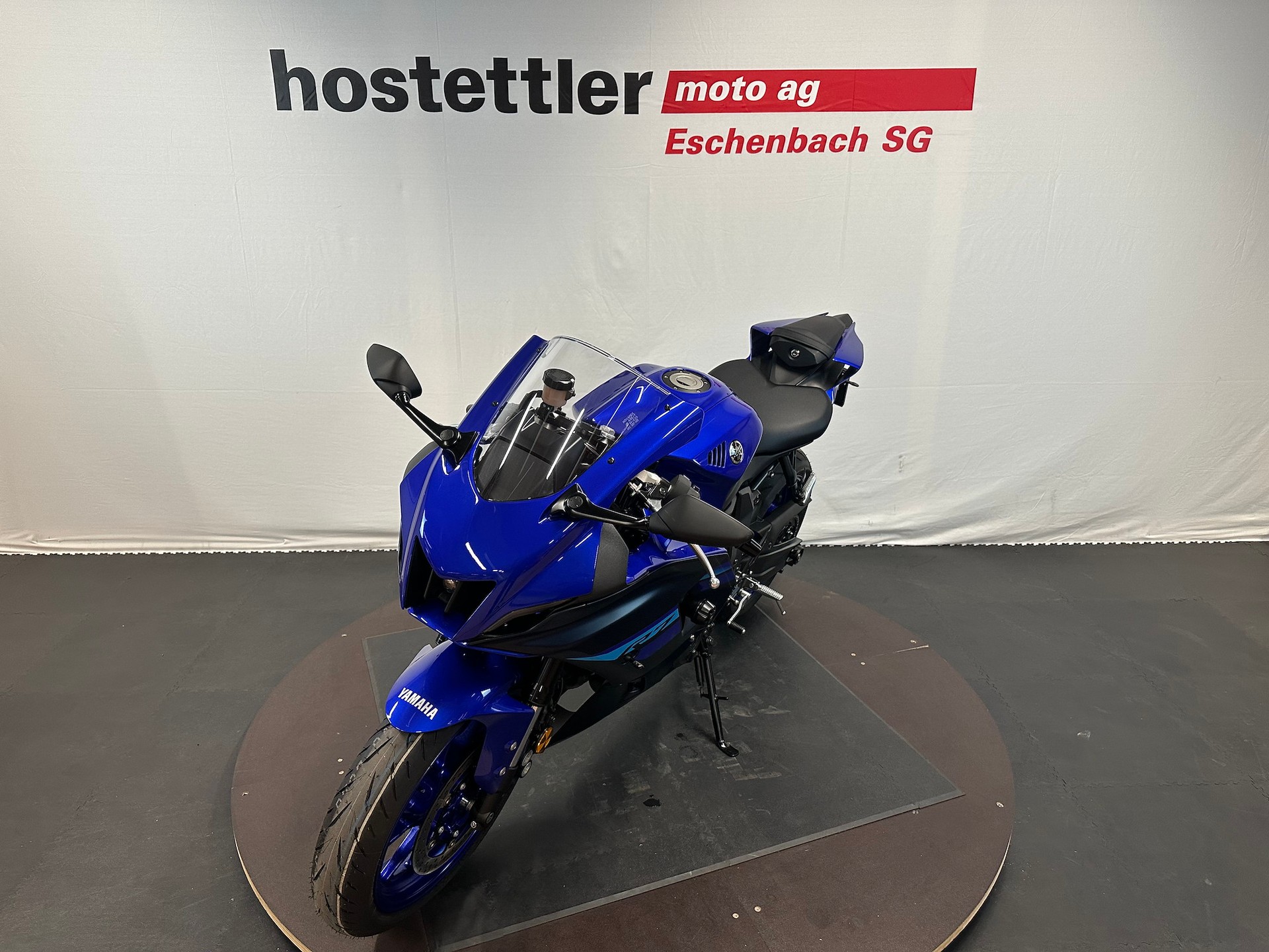 YAMAHA R7-showroom-element-2