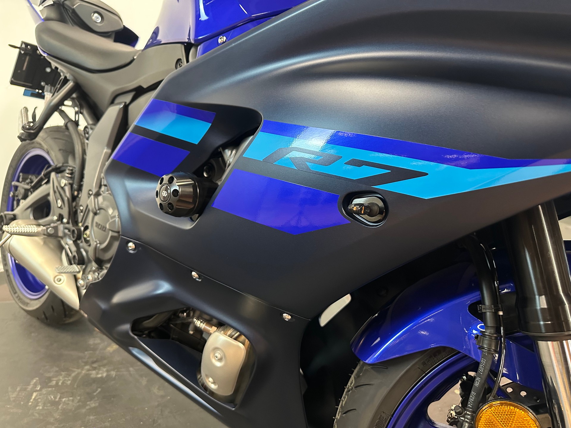 YAMAHA R7-image-7