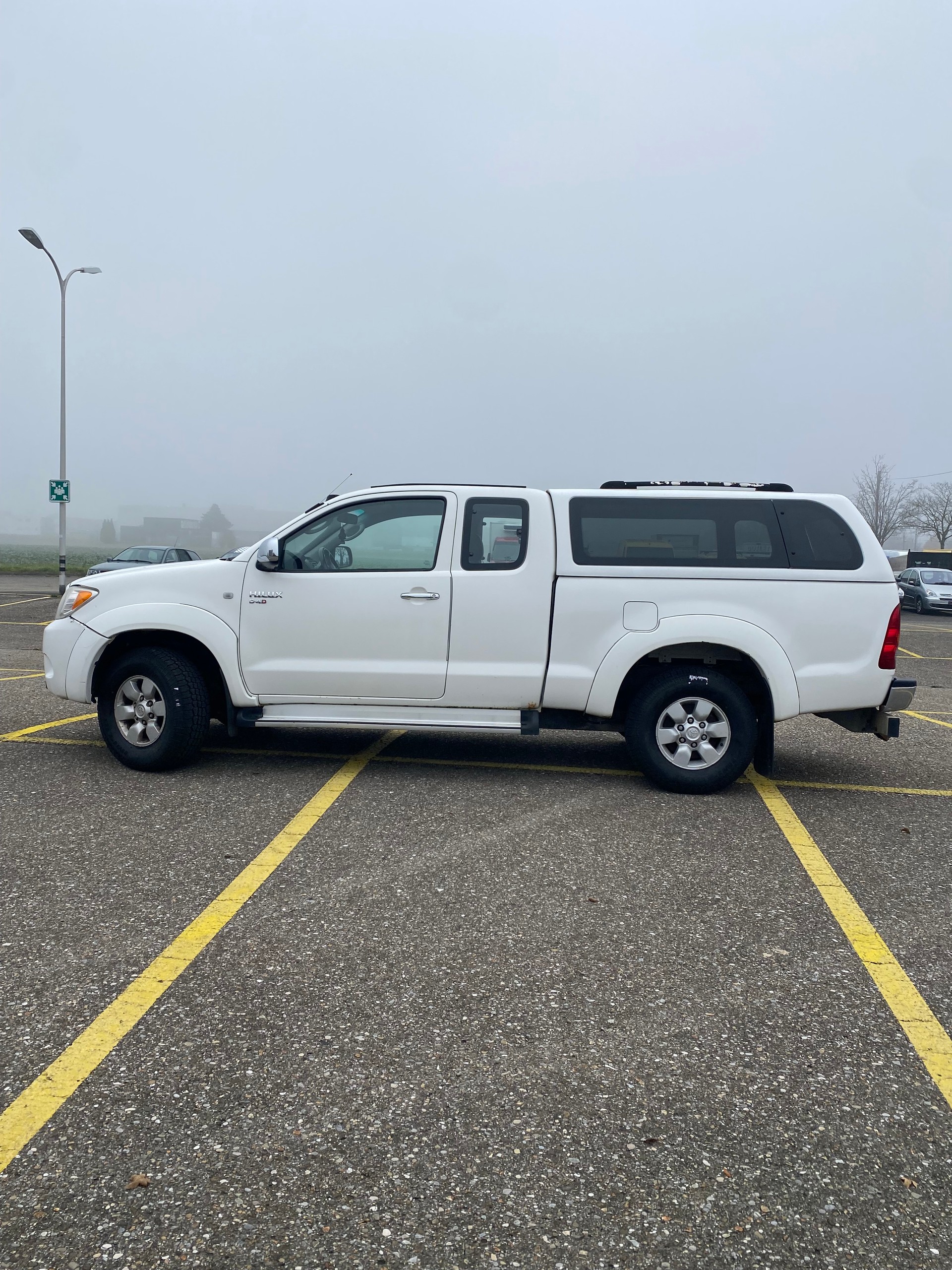 TOYOTA Hilux 4x4 ExtraCab LineaLuna-image-5