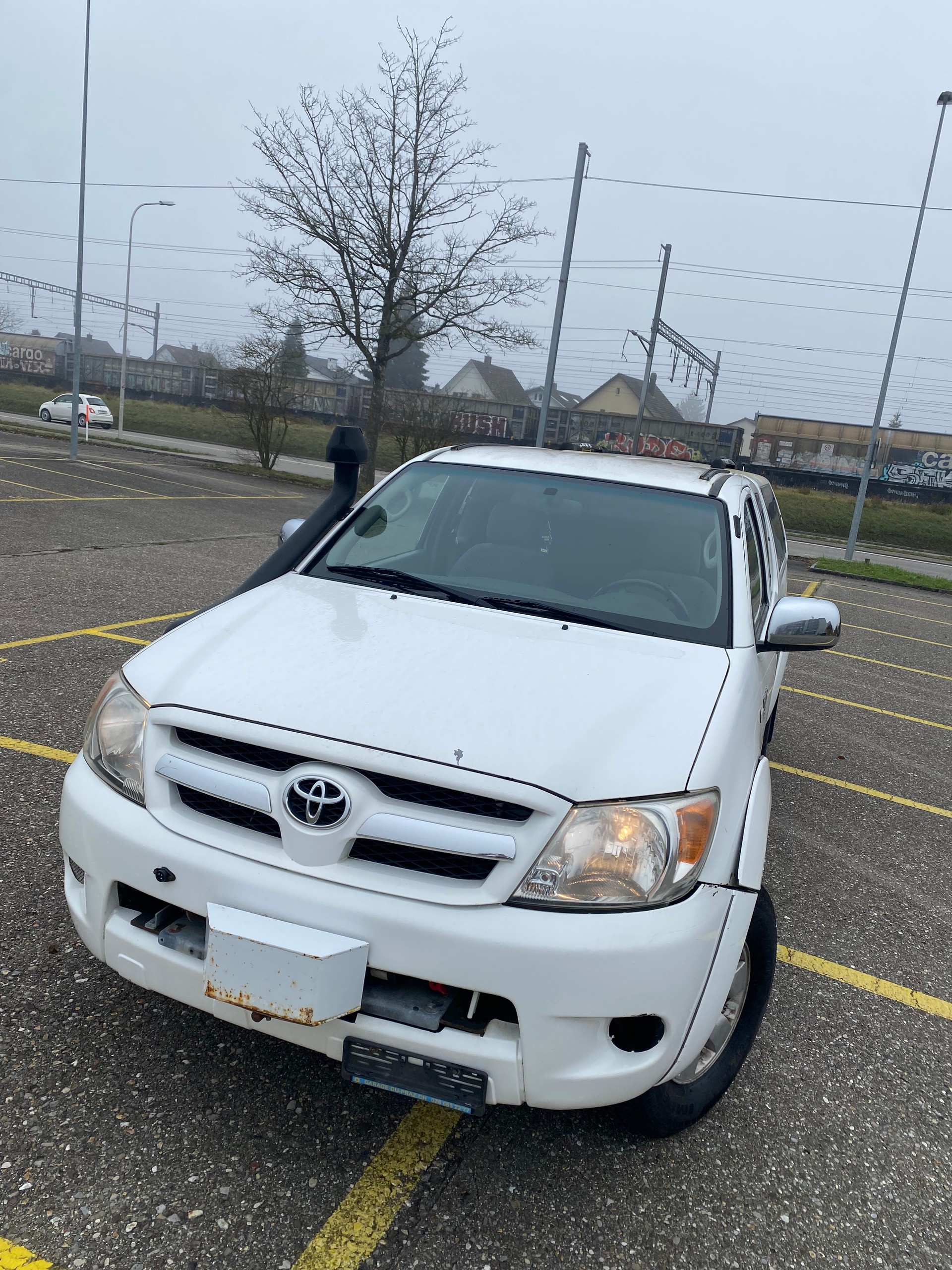 TOYOTA Hilux 4x4 ExtraCab LineaLuna-image-3