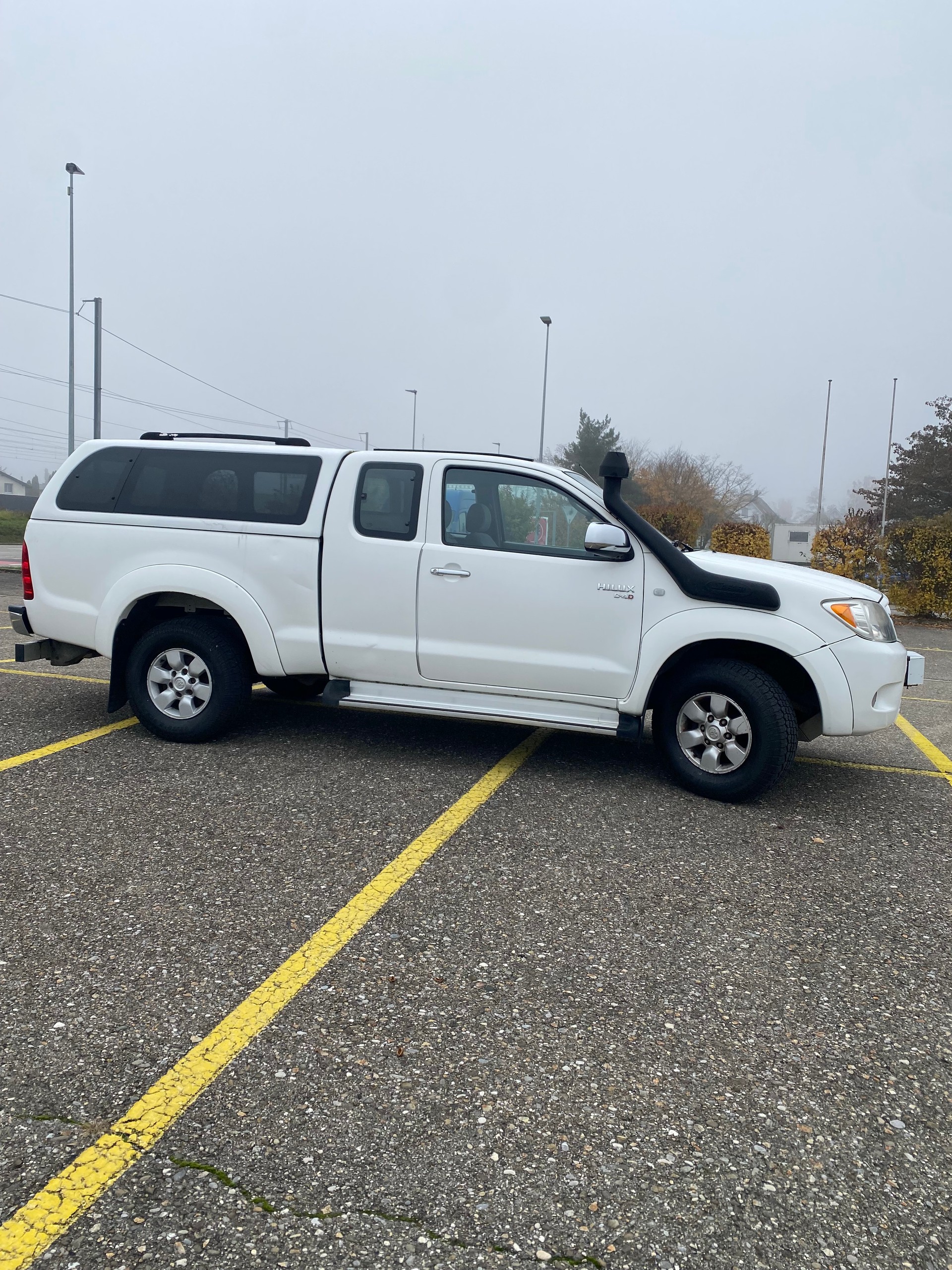 TOYOTA Hilux 4x4 ExtraCab LineaLuna-image-9