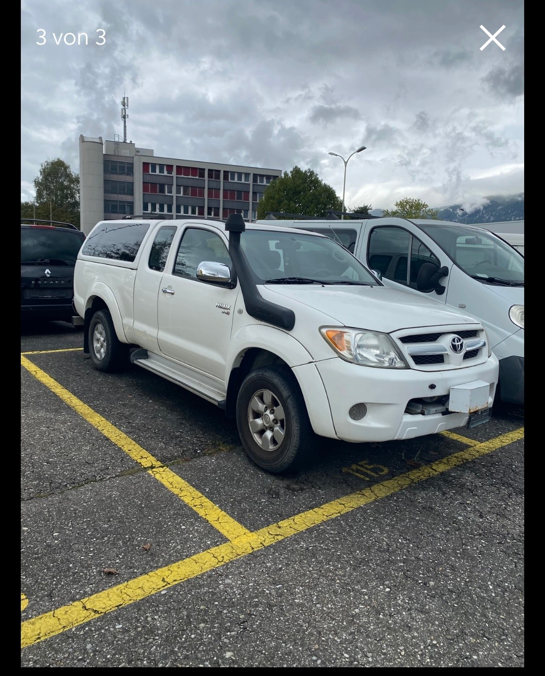 TOYOTA Hilux 4x4 ExtraCab LineaLuna-image-1