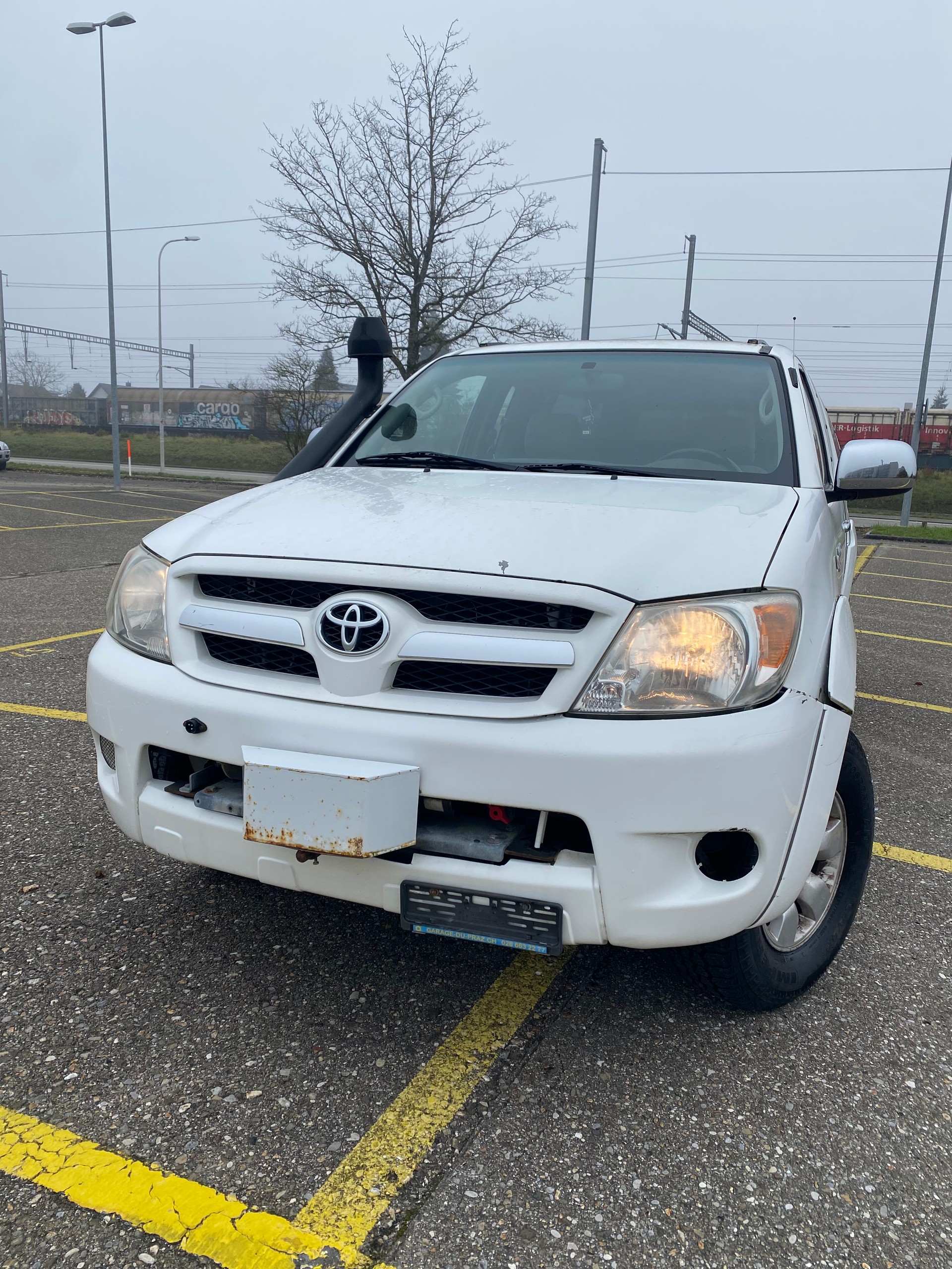 TOYOTA Hilux 4x4 ExtraCab LineaLuna-image-2