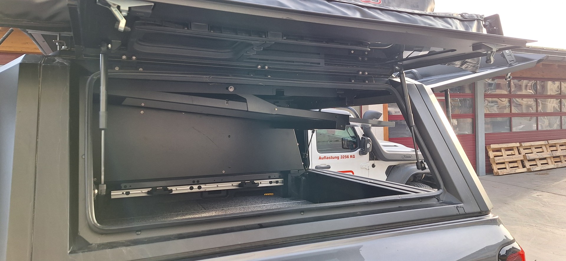 FORD Ranger Wildtrak 2.0 Eco Blue e-4WD Automat-image-8