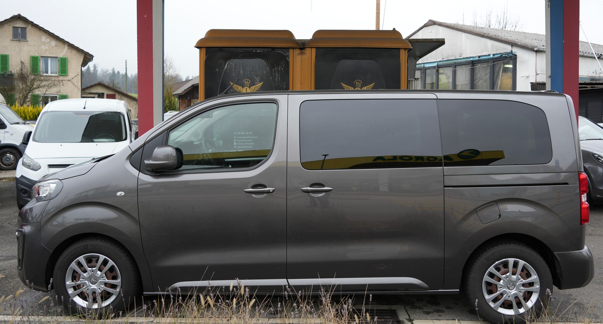 PEUGEOT Traveller 2.0 BlueHDi Business Standard-image-1