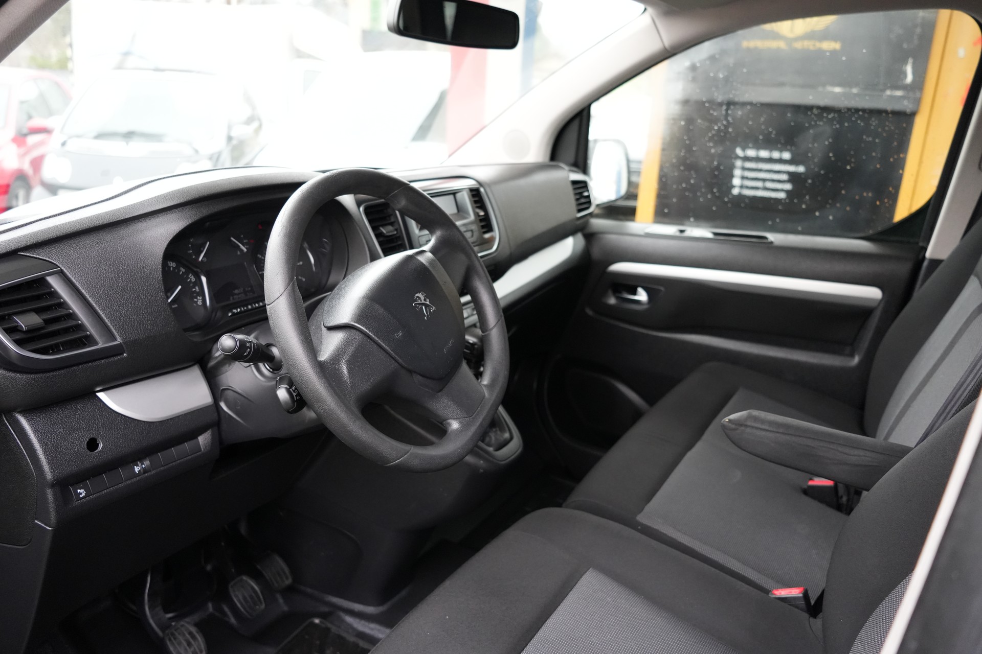 PEUGEOT Traveller 2.0 BlueHDi Business Standard-image-7