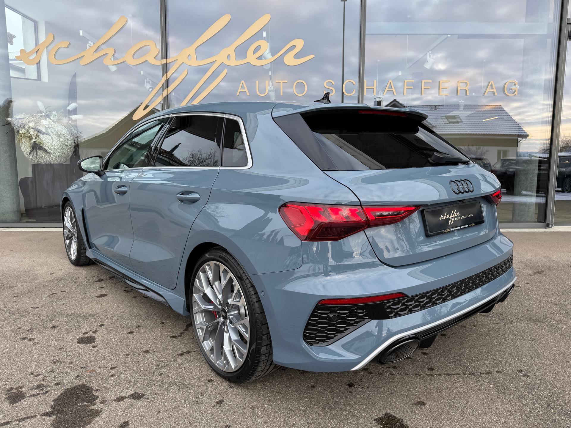 AUDI RS3 Sportback 2.5 TSI quattro S-tronic-image-5