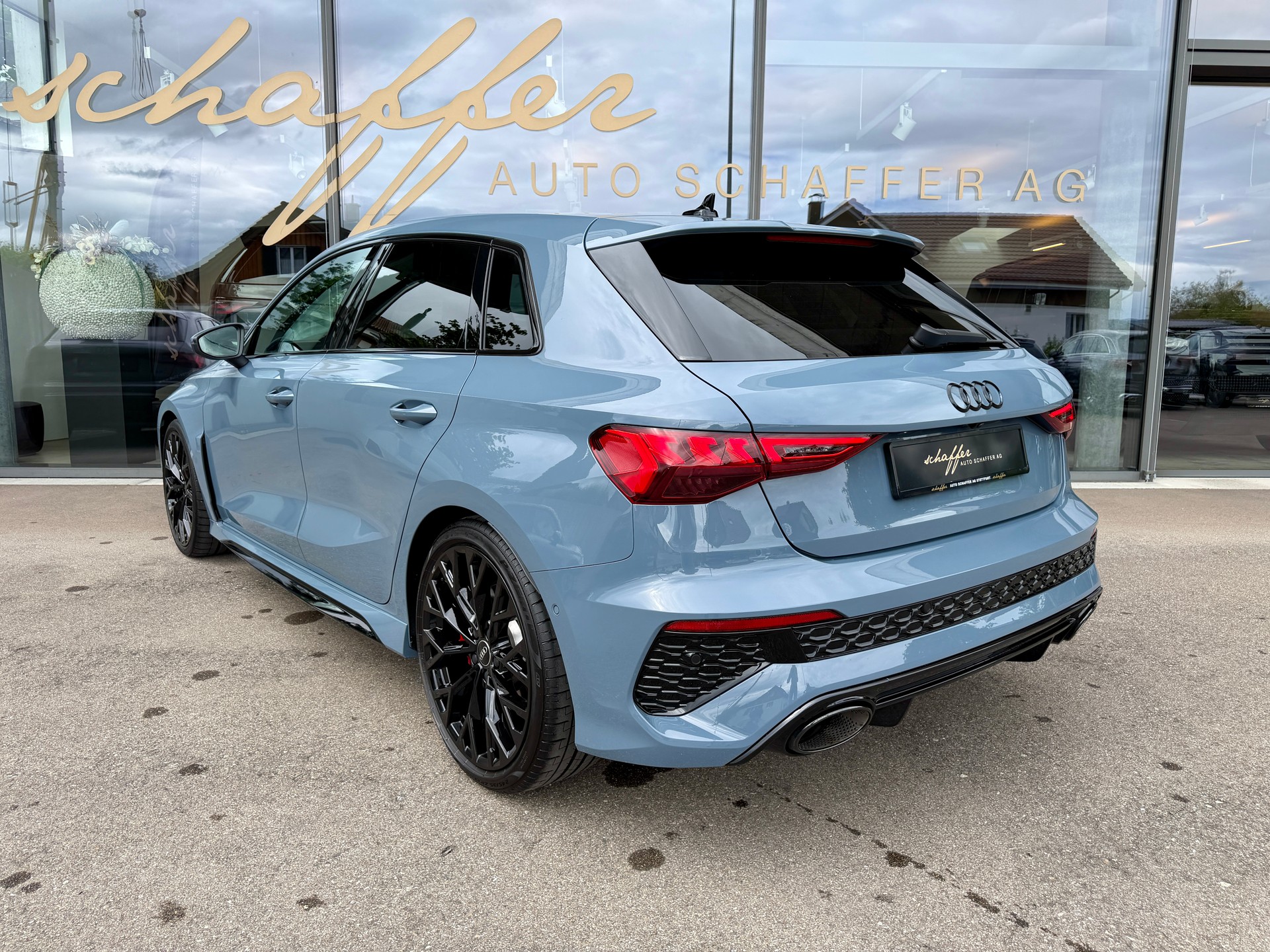 AUDI RS3 Sportback 2.5 TSI quattro S-tronic-image-8