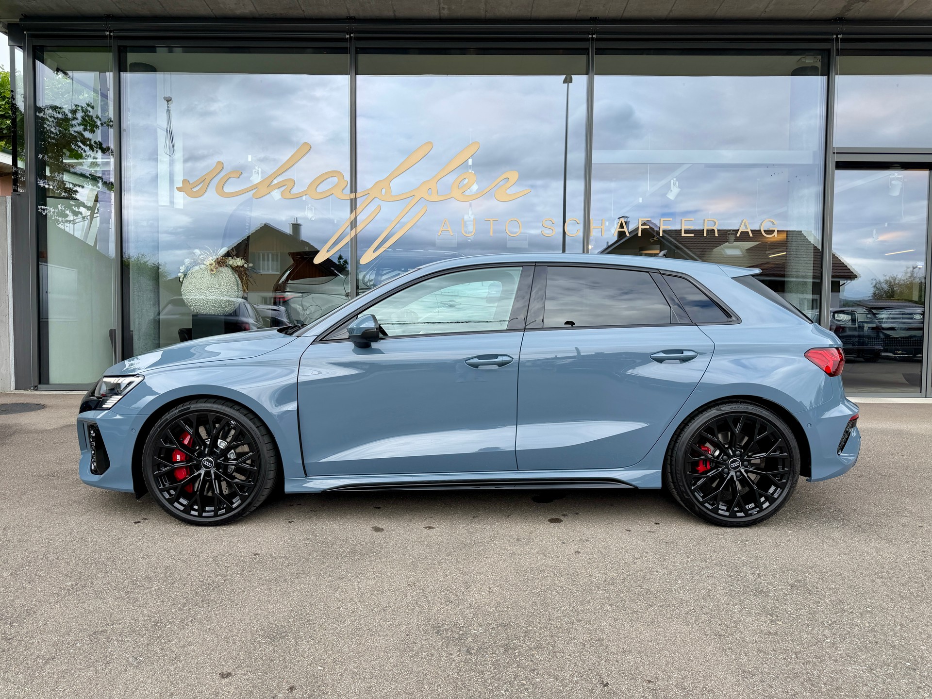 AUDI RS3 Sportback 2.5 TSI quattro S-tronic-image-5