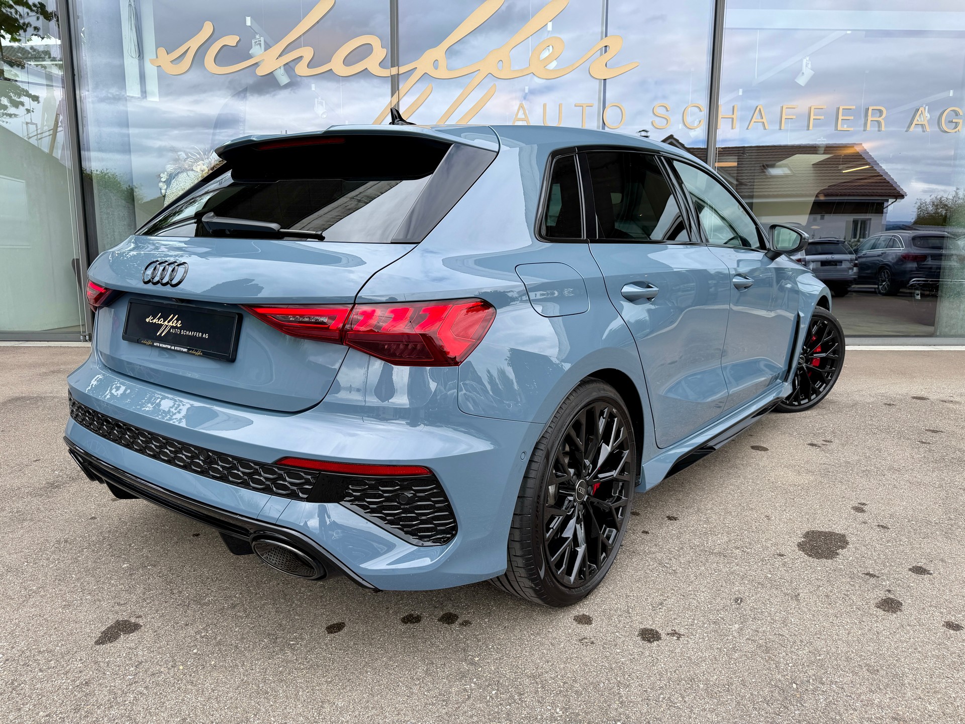AUDI RS3 Sportback 2.5 TSI quattro S-tronic-image-10