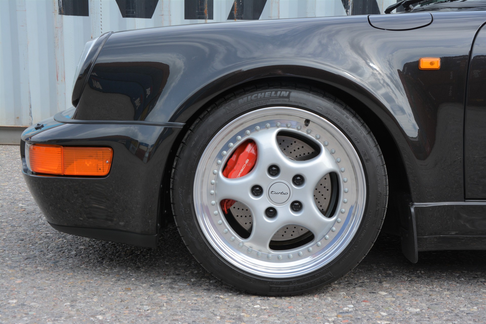 PORSCHE 911 Coupé 3.6 Turbo-image-23