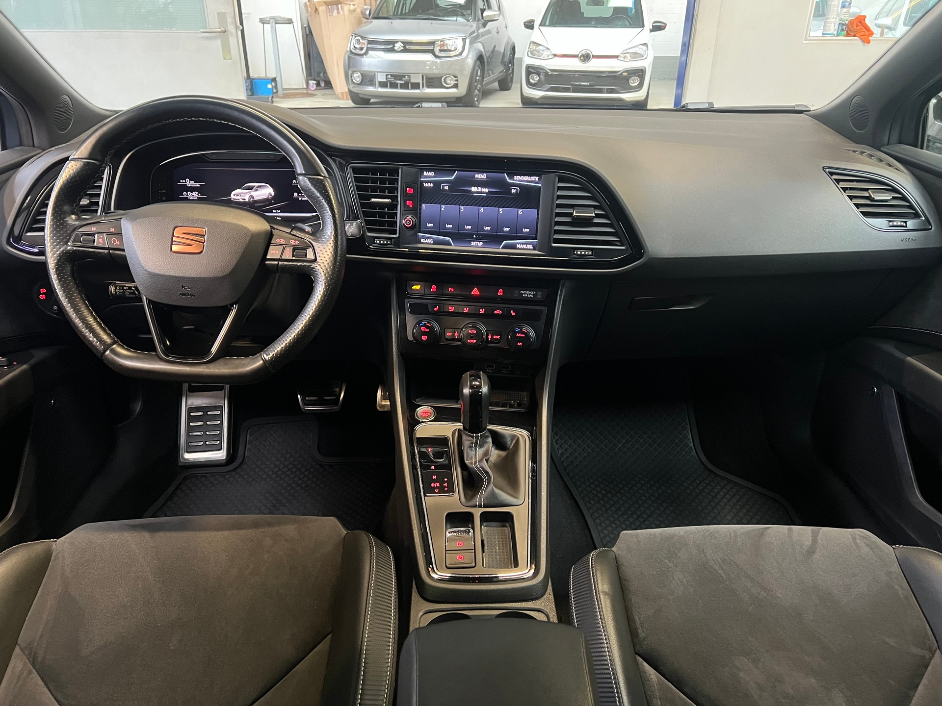 SEAT Leon ST 2.0 Eco TSI Swiss Cupra 4Drive DSG-image-4