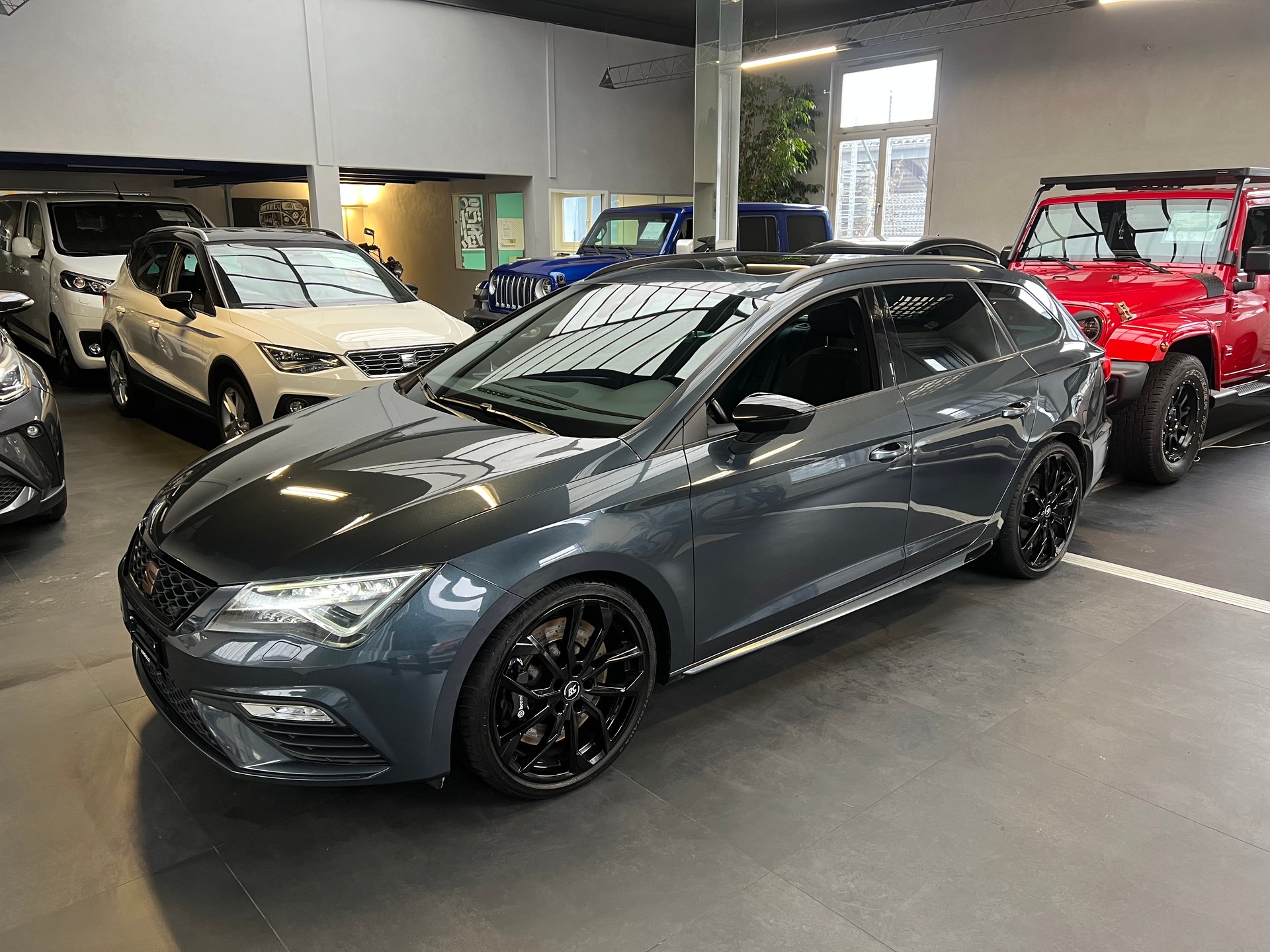 SEAT Leon ST 2.0 Eco TSI Swiss Cupra 4Drive DSG