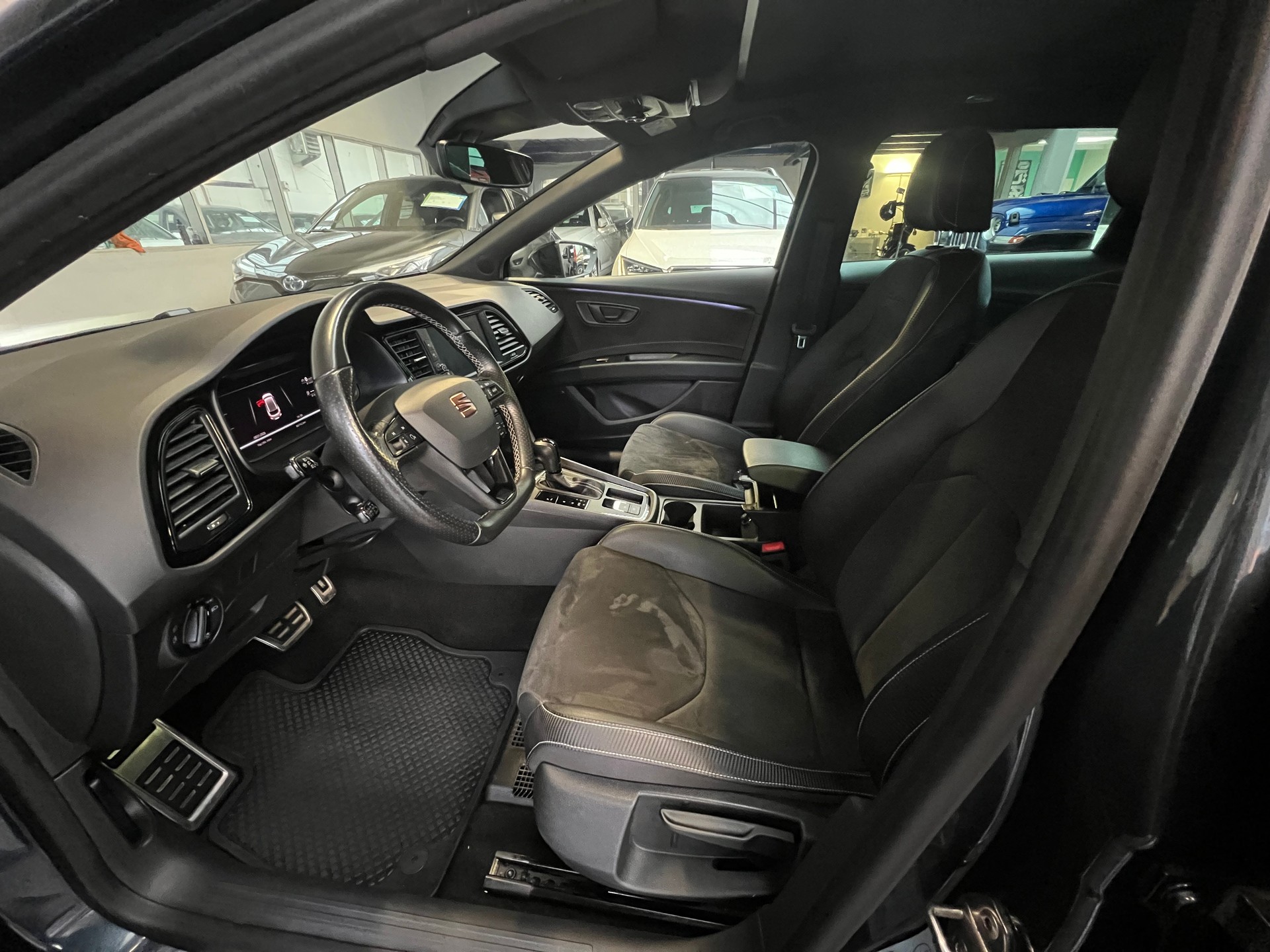 SEAT Leon ST 2.0 Eco TSI Swiss Cupra 4Drive DSG-image-8