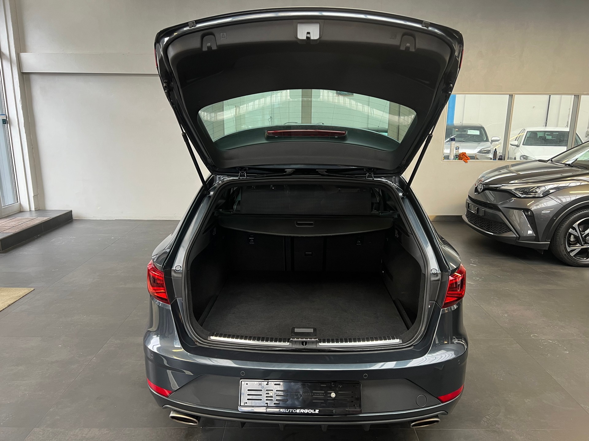 SEAT Leon ST 2.0 Eco TSI Swiss Cupra 4Drive DSG-image-11