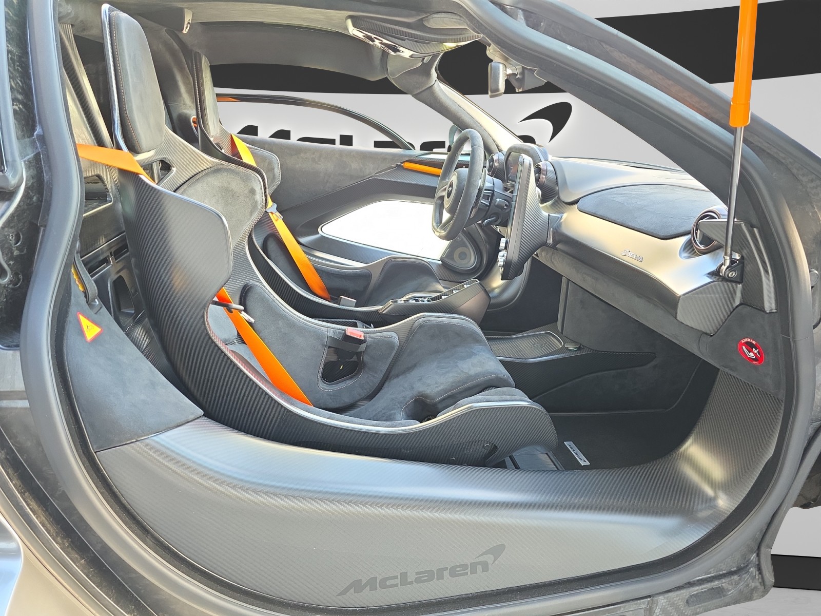 McLAREN SENNA-image-15