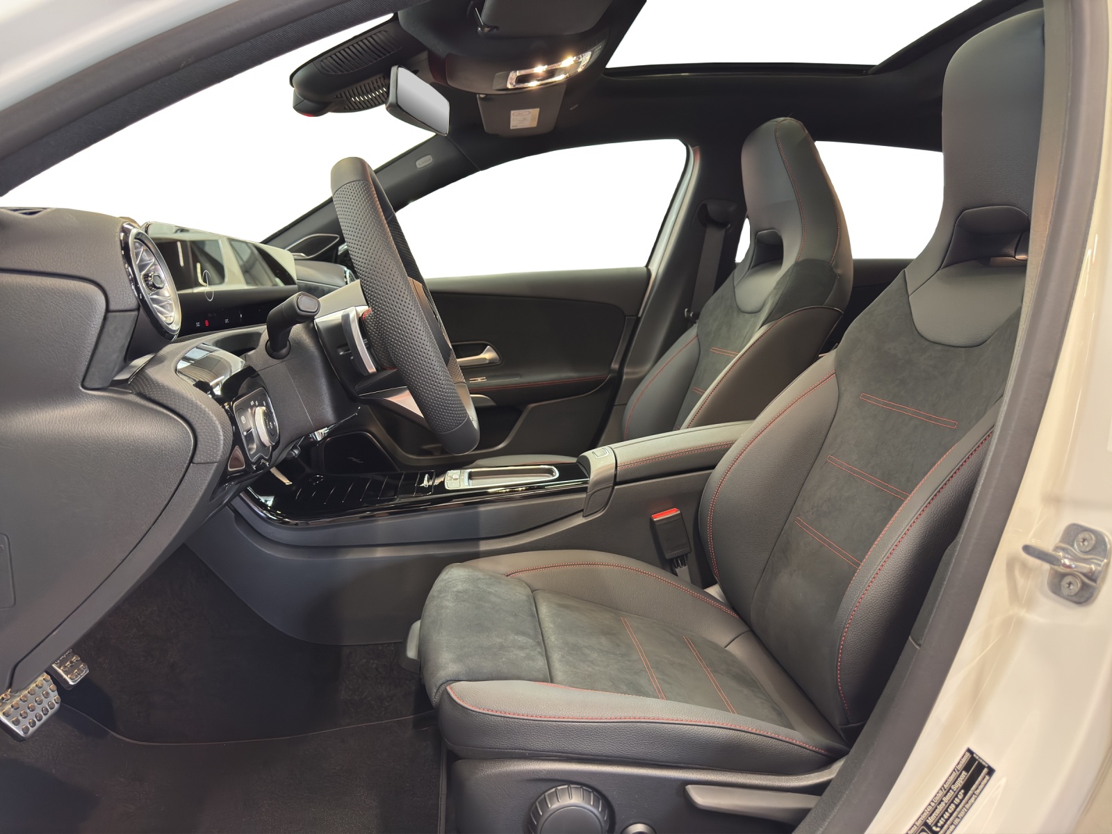 MERCEDES-BENZ A 220 4Matic 8G-DCT-image-8