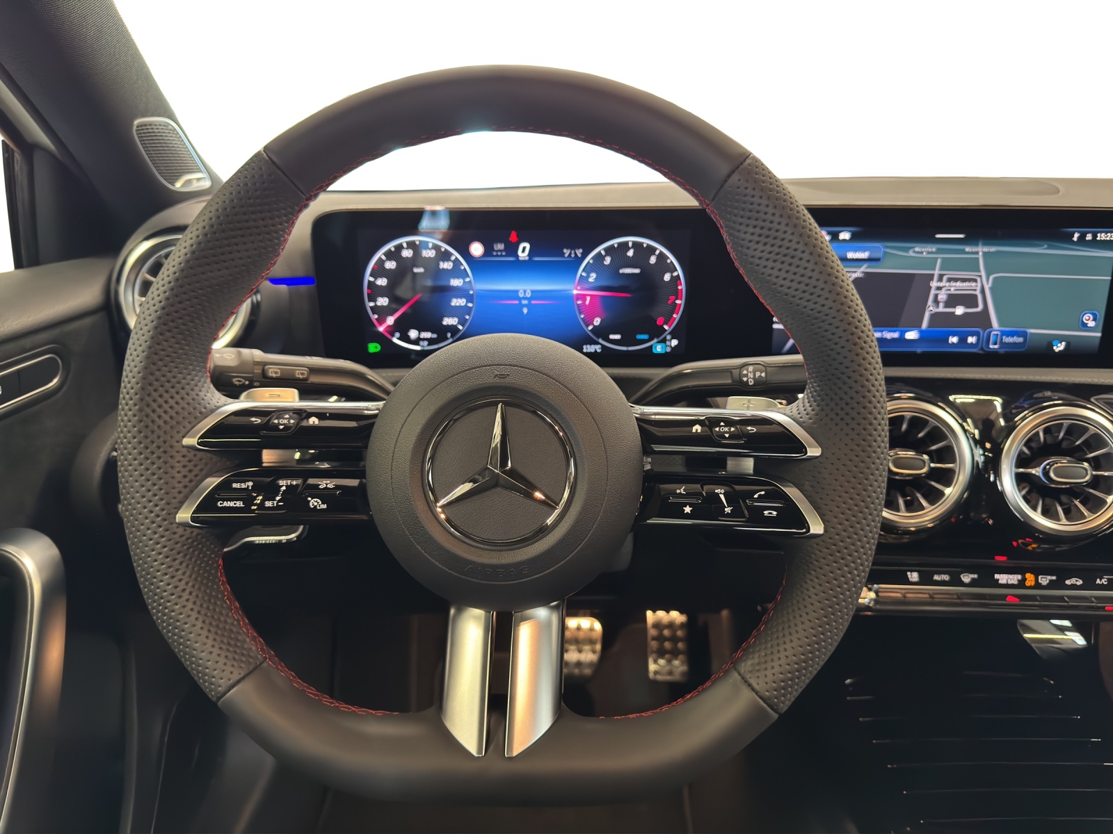 MERCEDES-BENZ A 220 4Matic 8G-DCT-image-10