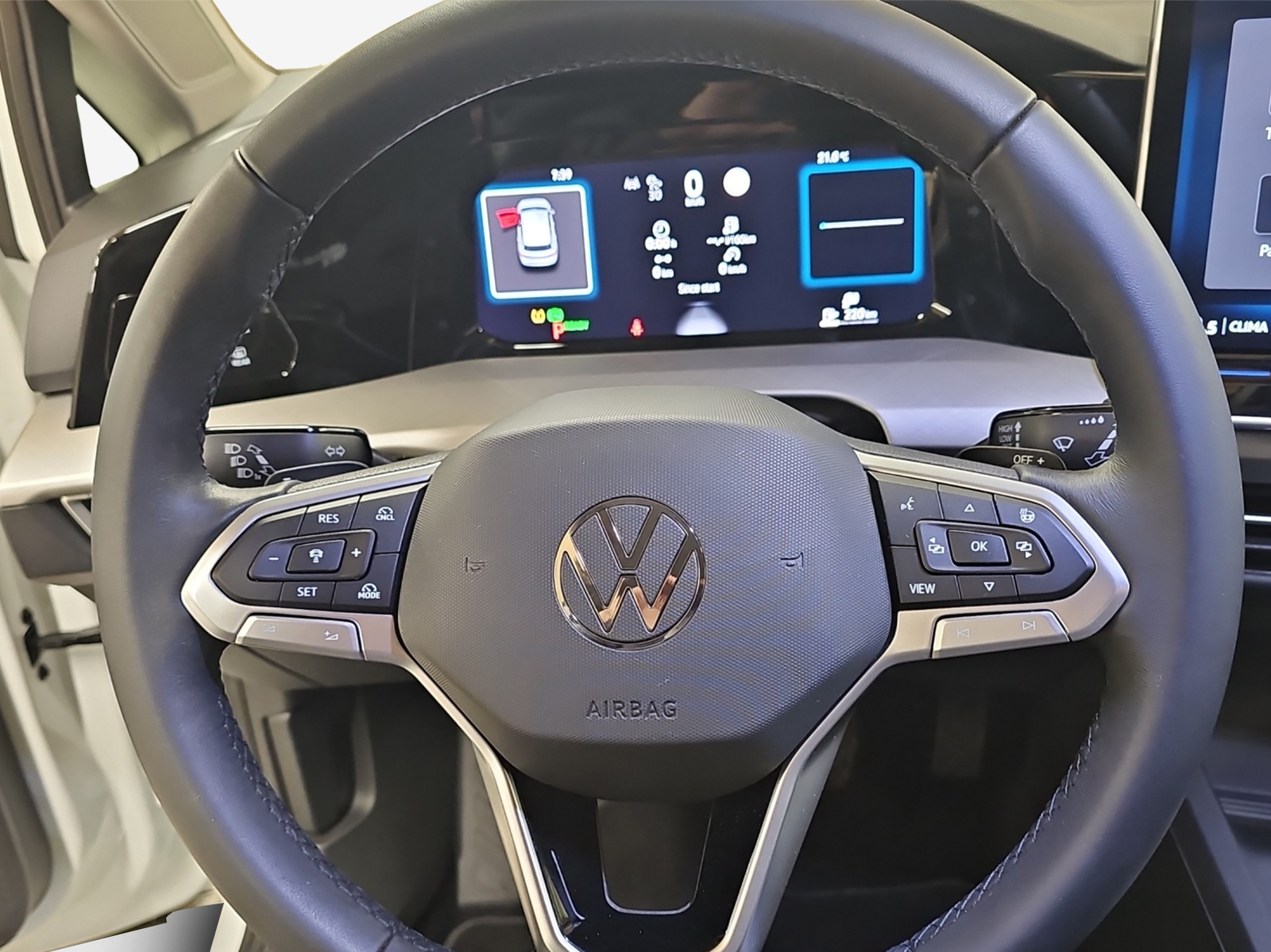 VW Golf 1.5 e TSI mHEV Life DSG-image-9