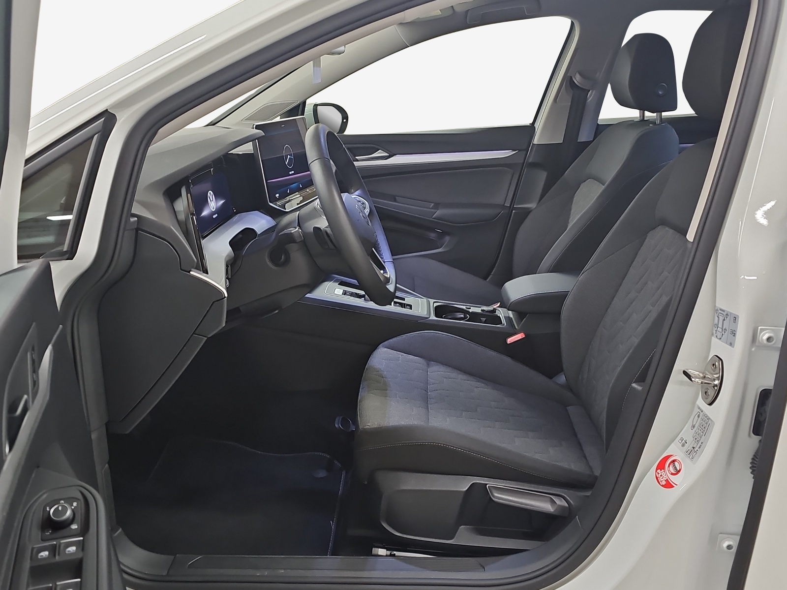 VW Golf 1.5 e TSI mHEV Life DSG-image-7