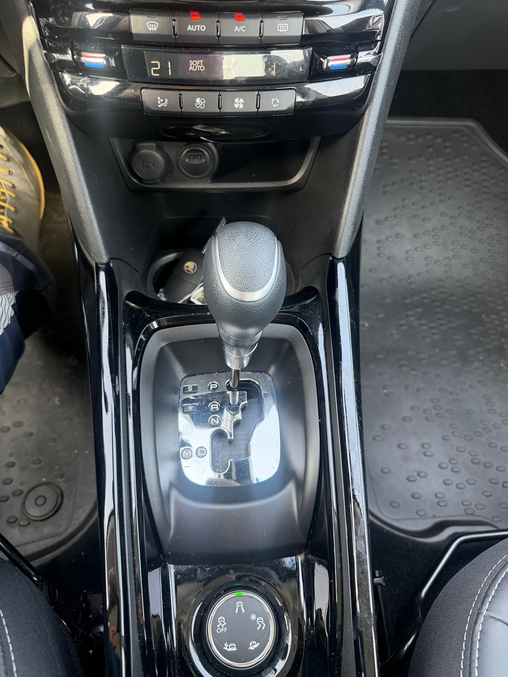 PEUGEOT 2008 1.5 BlueHDi Allure EAT-image-8