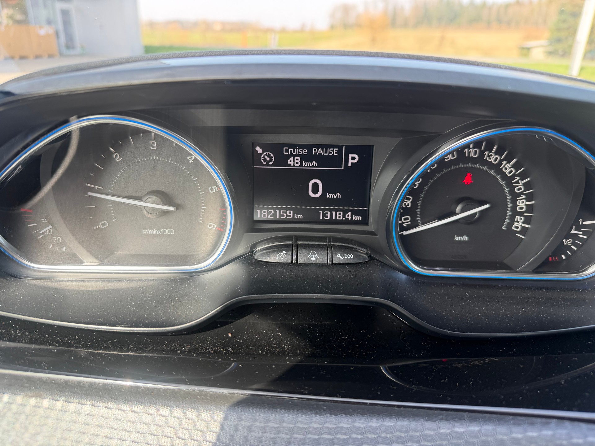 PEUGEOT 2008 1.5 BlueHDi Allure EAT-image-9
