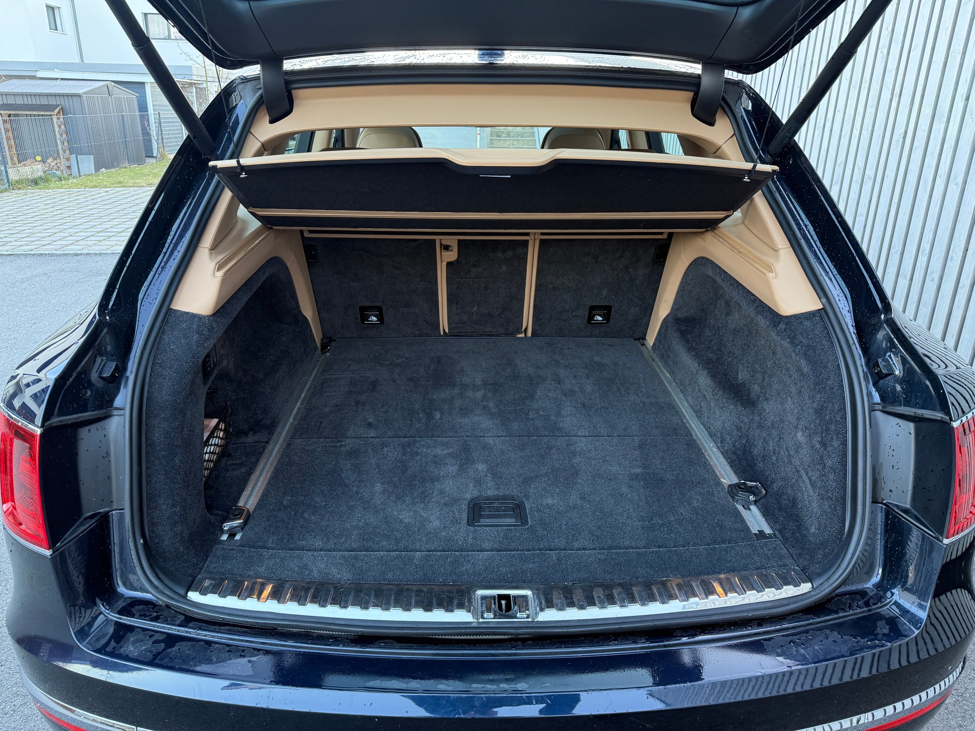 BENTLEY Bentayga V8-image-20