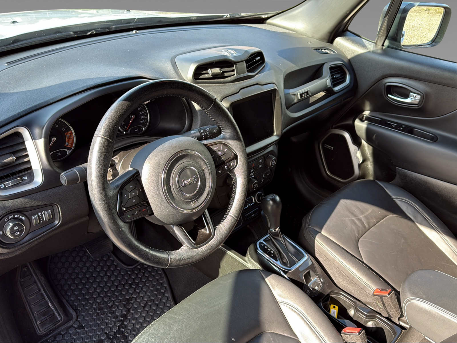 JEEP Renegade 1.3 Turbo 80th Anniversary-image-5