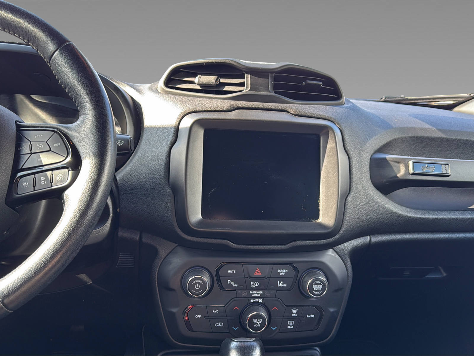 JEEP Renegade 1.3 Turbo 80th Anniversary-image-7