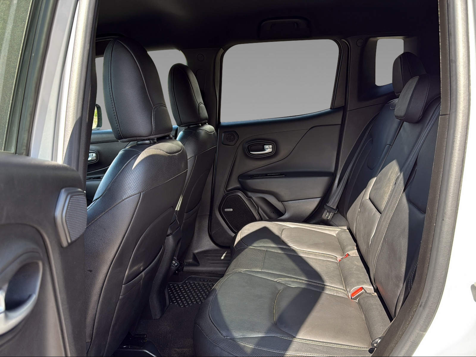 JEEP Renegade 1.3 Turbo 80th Anniversary-image-10