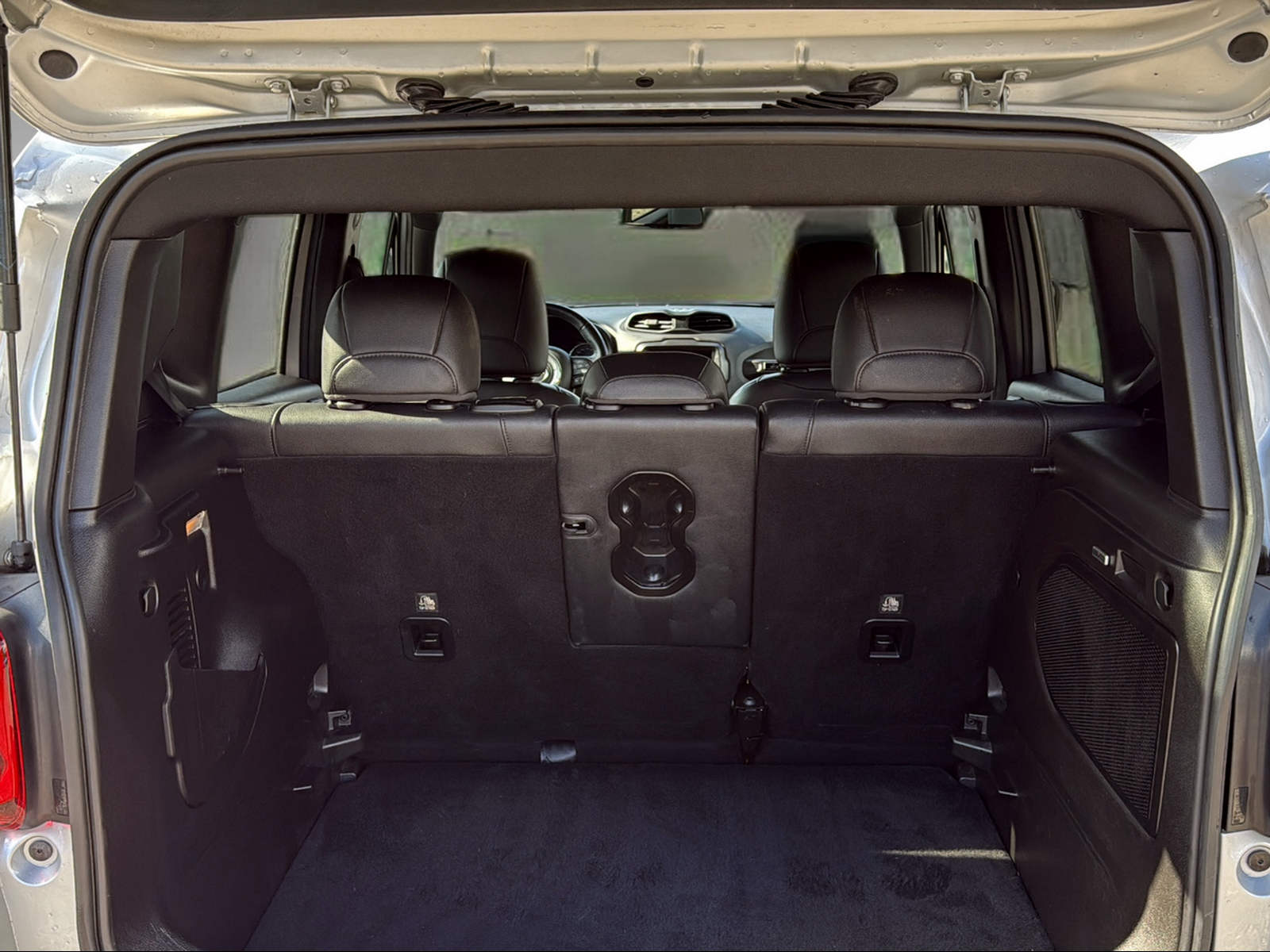 JEEP Renegade 1.3 Turbo 80th Anniversary-image-11