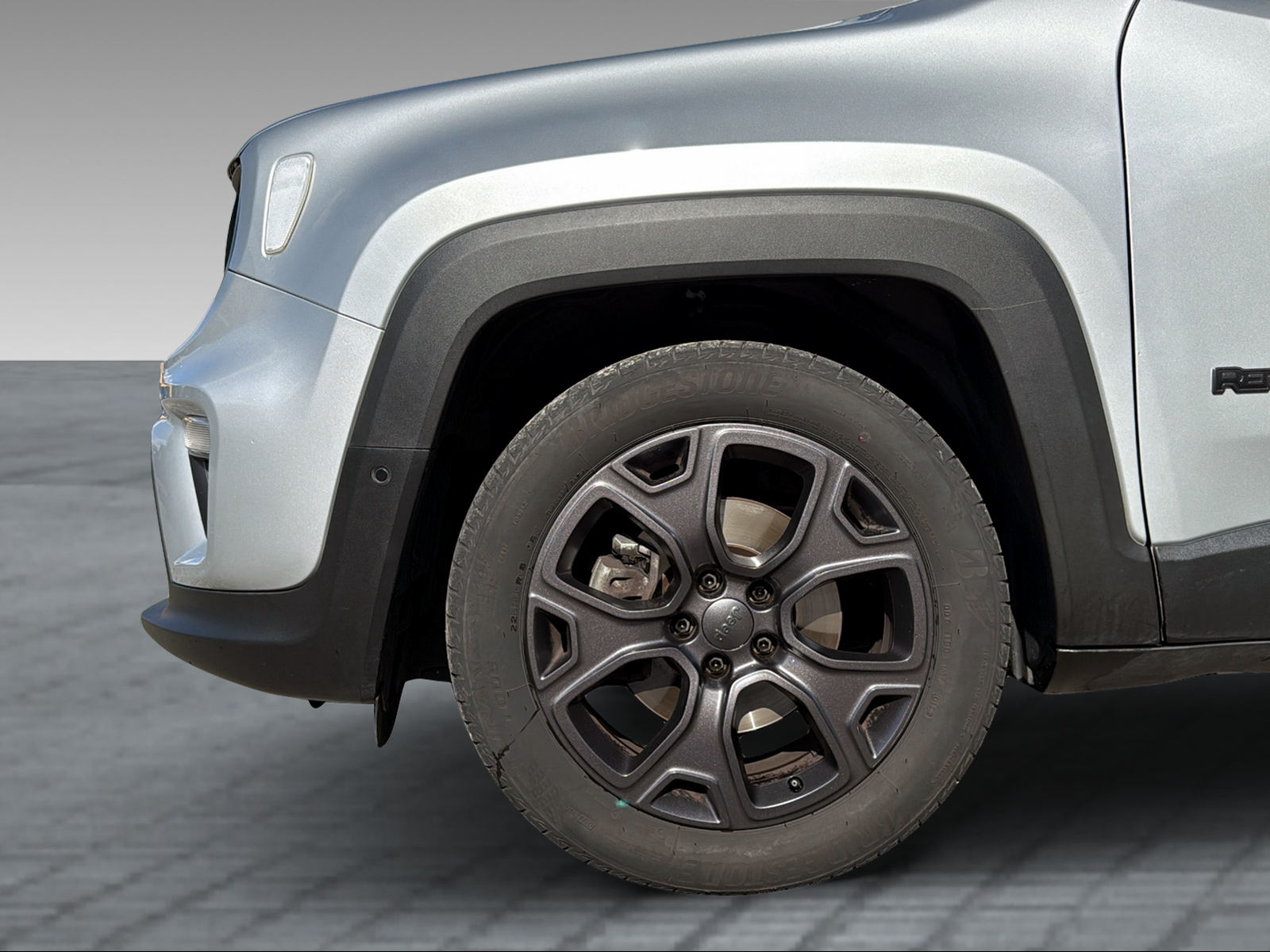 JEEP Renegade 1.3 Turbo 80th Anniversary-image-14