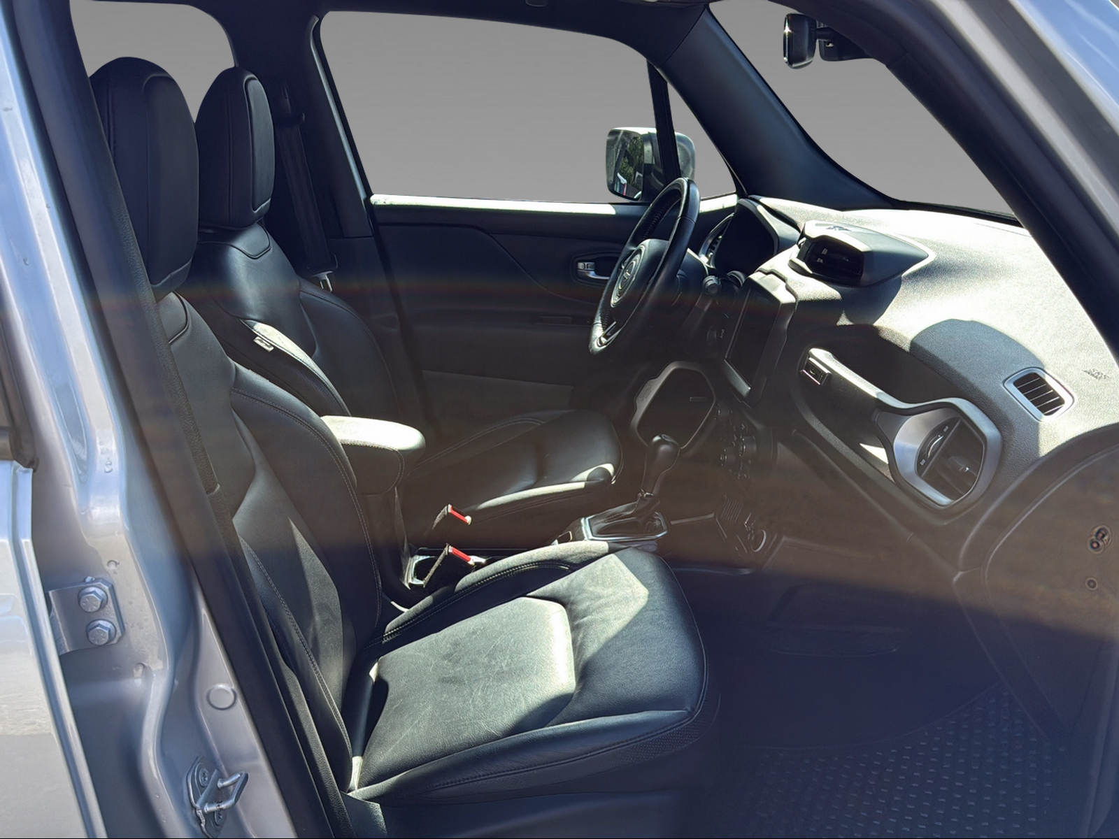 JEEP Renegade 1.3 Turbo 80th Anniversary-image-9