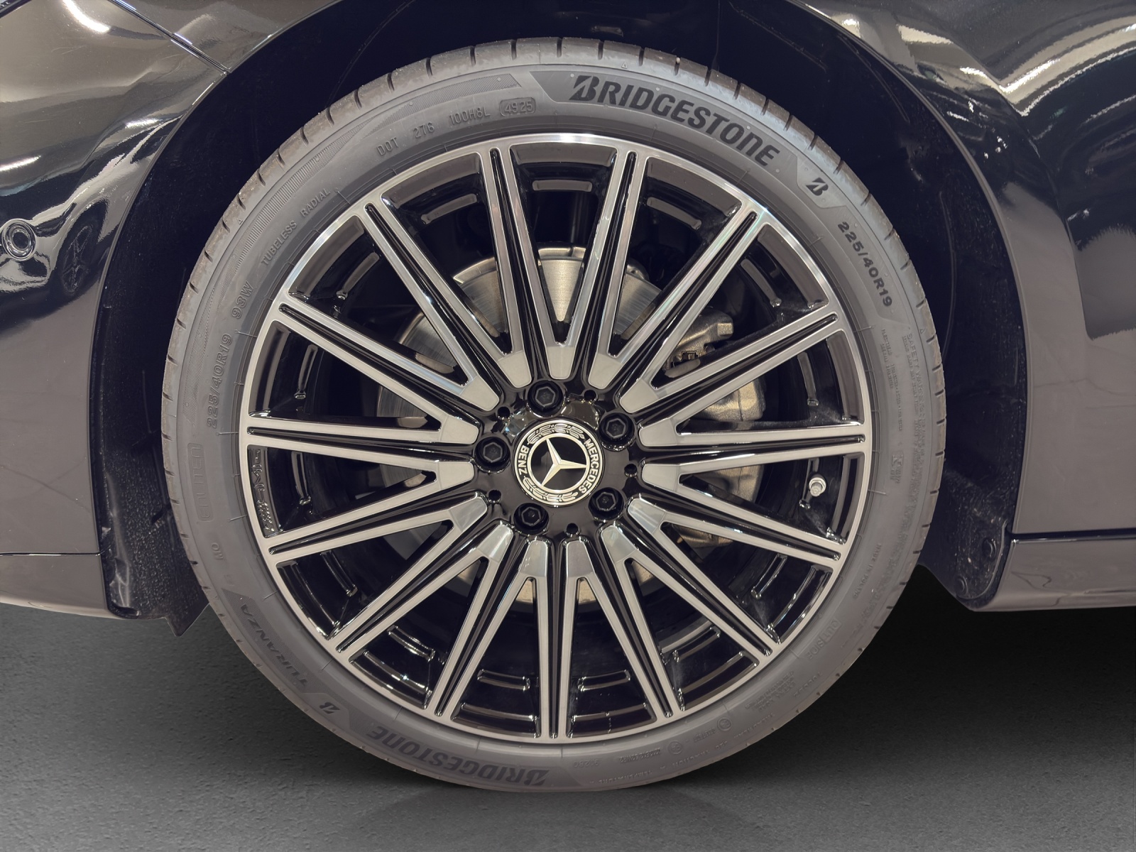 MERCEDES-BENZ CLA 350 4M Shooting Brake EQ Technology-image-16