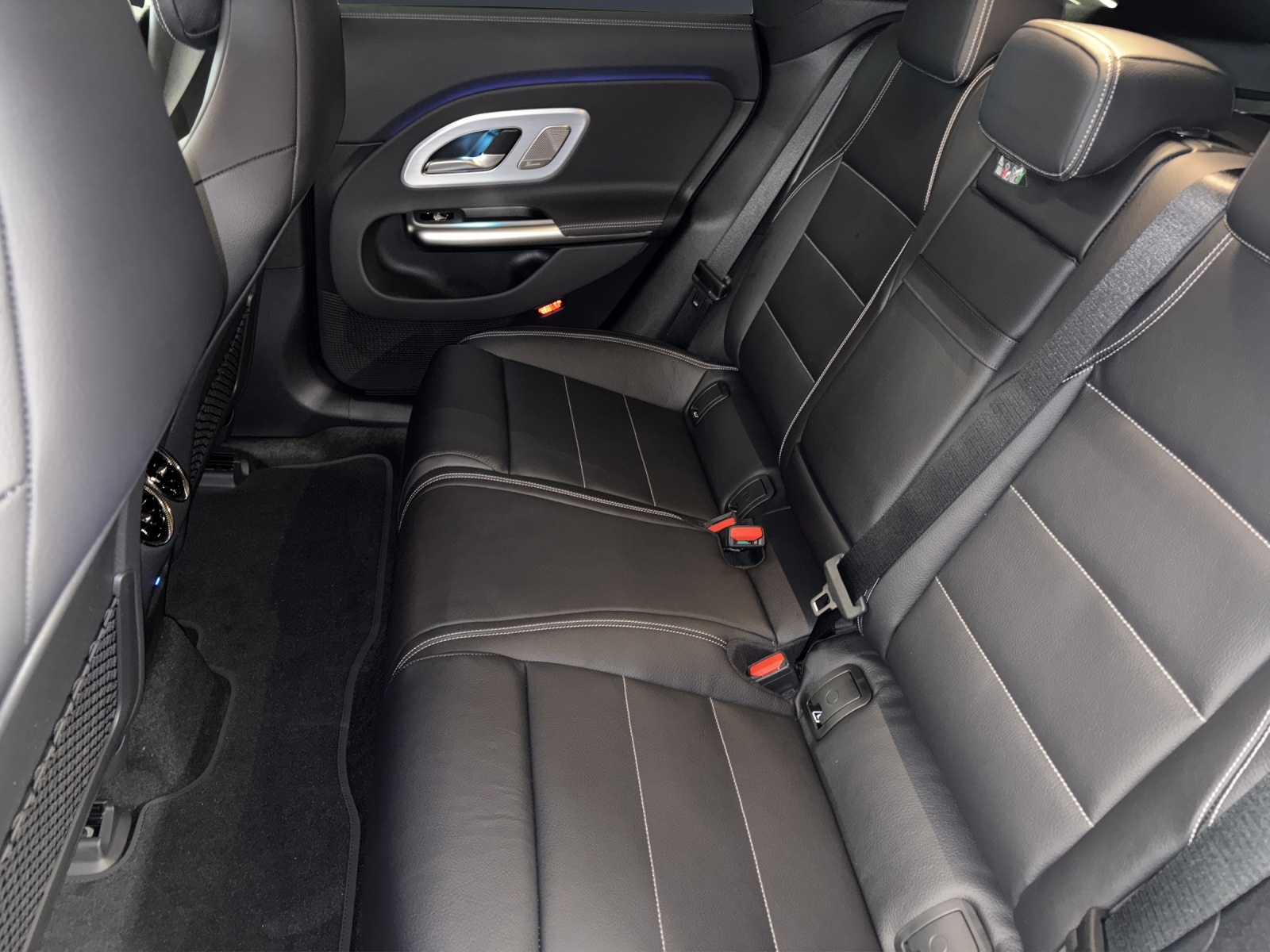 MERCEDES-BENZ CLA 350 4M Shooting Brake EQ Technology-image-10