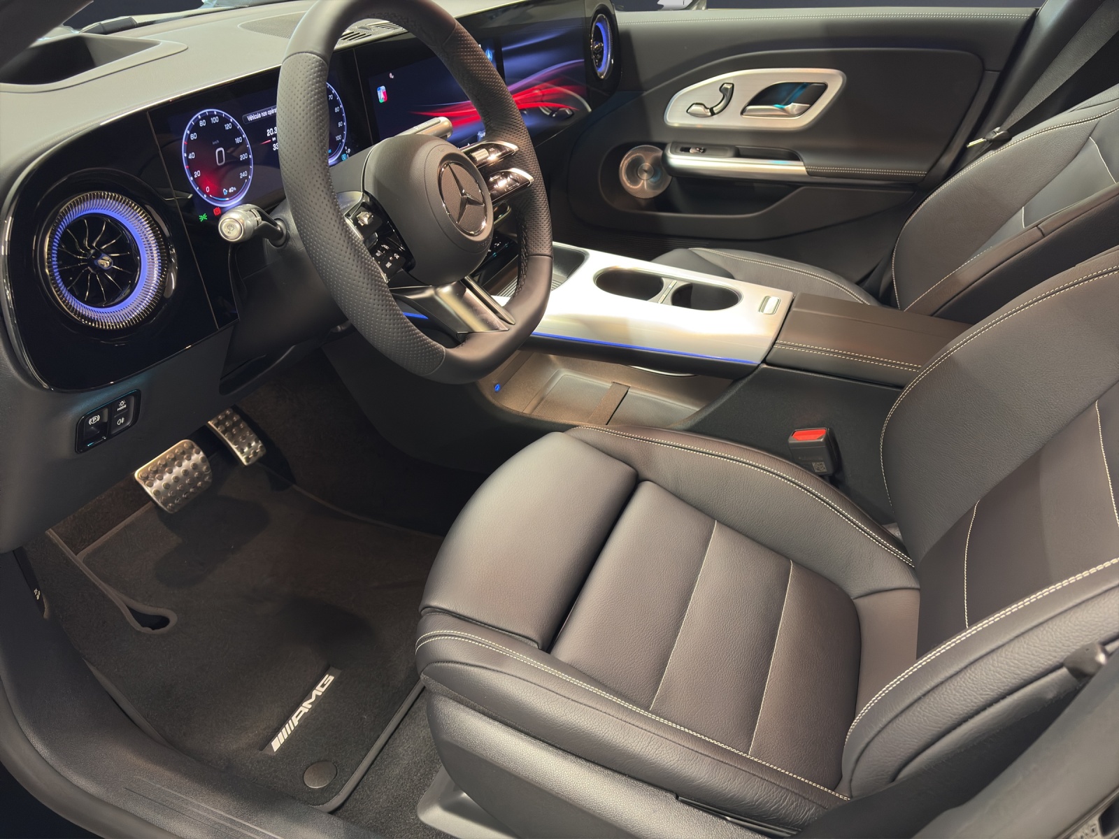 MERCEDES-BENZ CLA 350 4M Shooting Brake EQ Technology-image-8