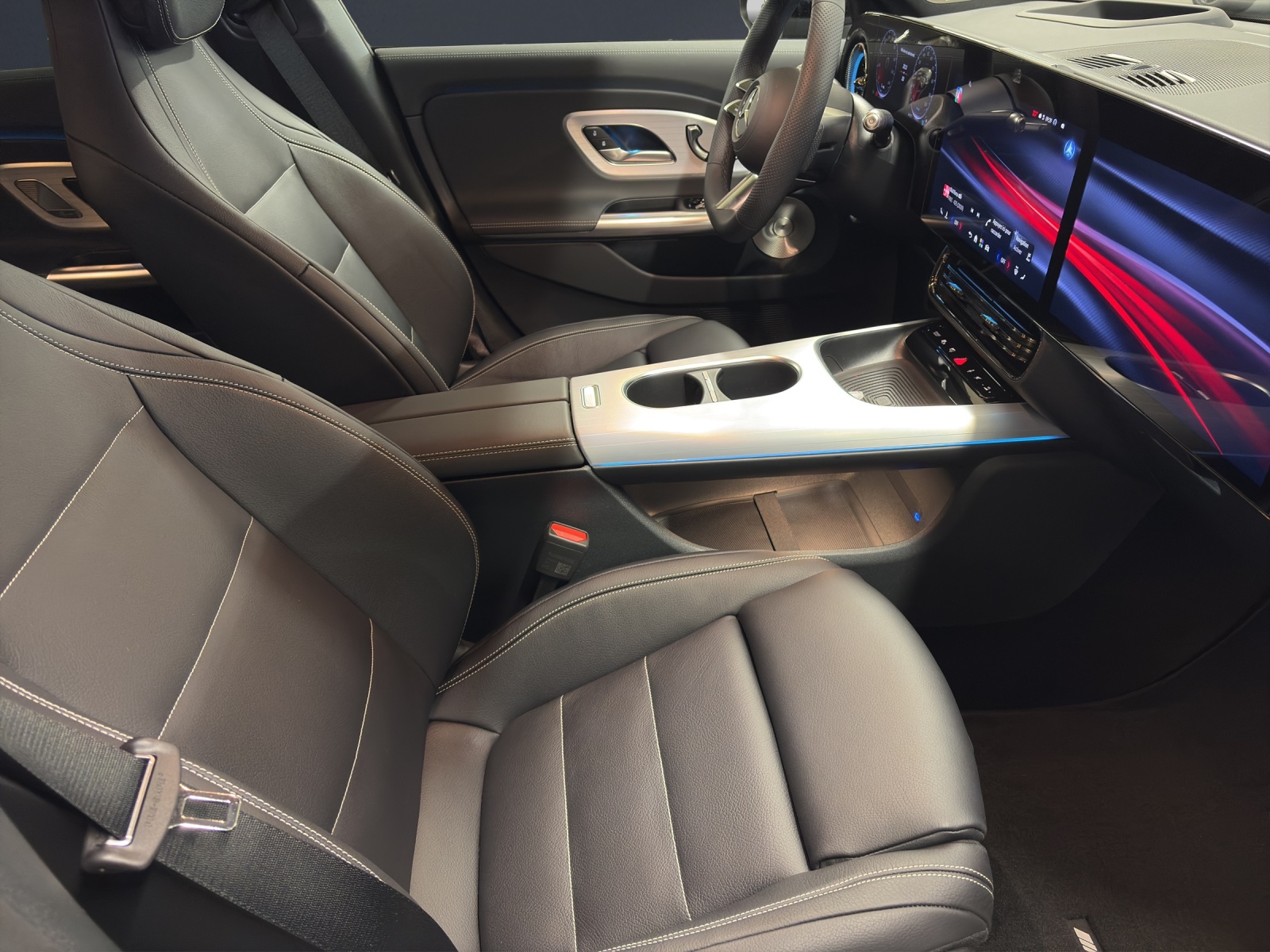 MERCEDES-BENZ CLA 350 4M Shooting Brake EQ Technology-image-9
